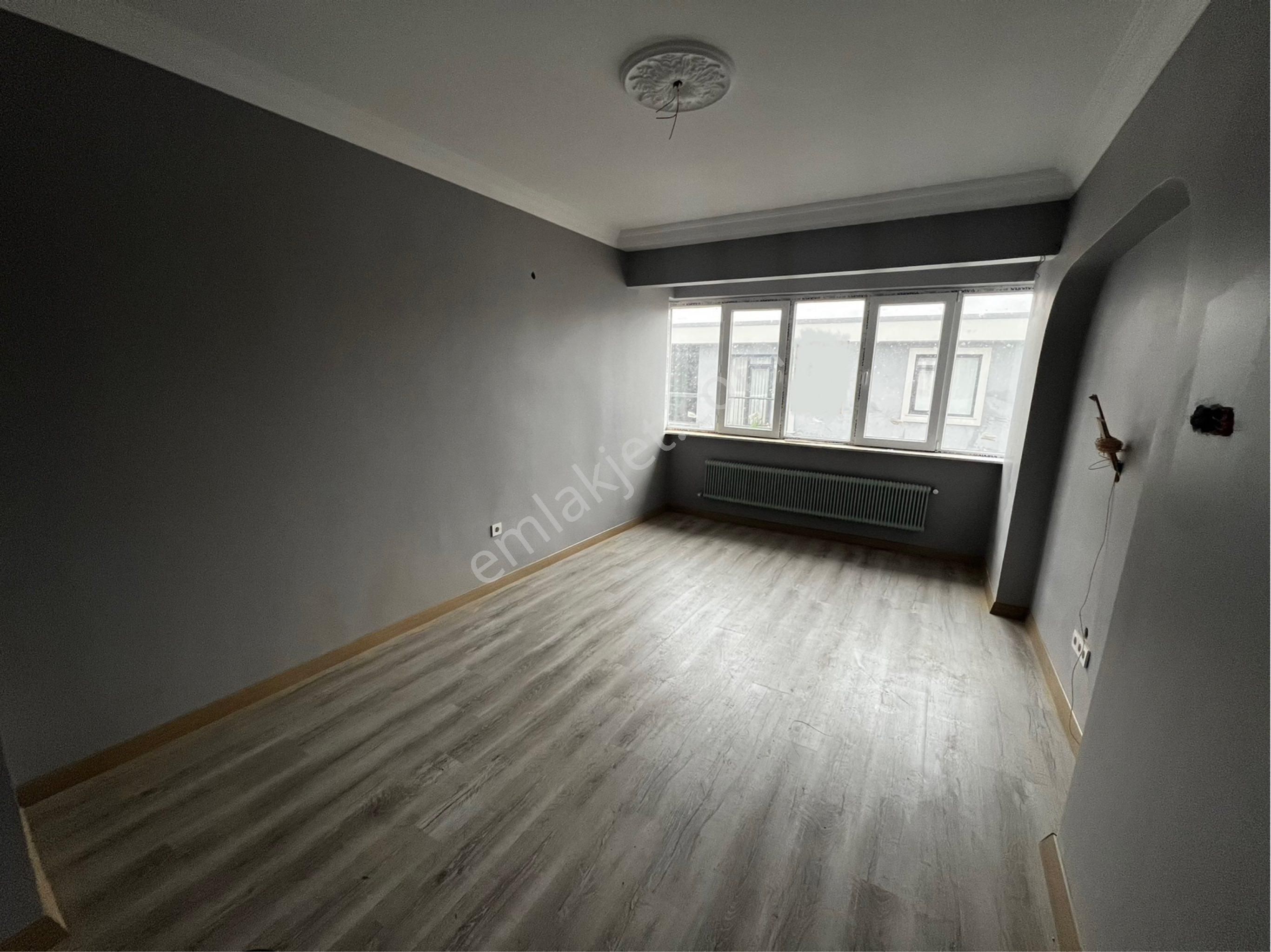 Naz Emlaktan Nuhkuyusu Caddesine Yakın 3+1 Satılık Daire