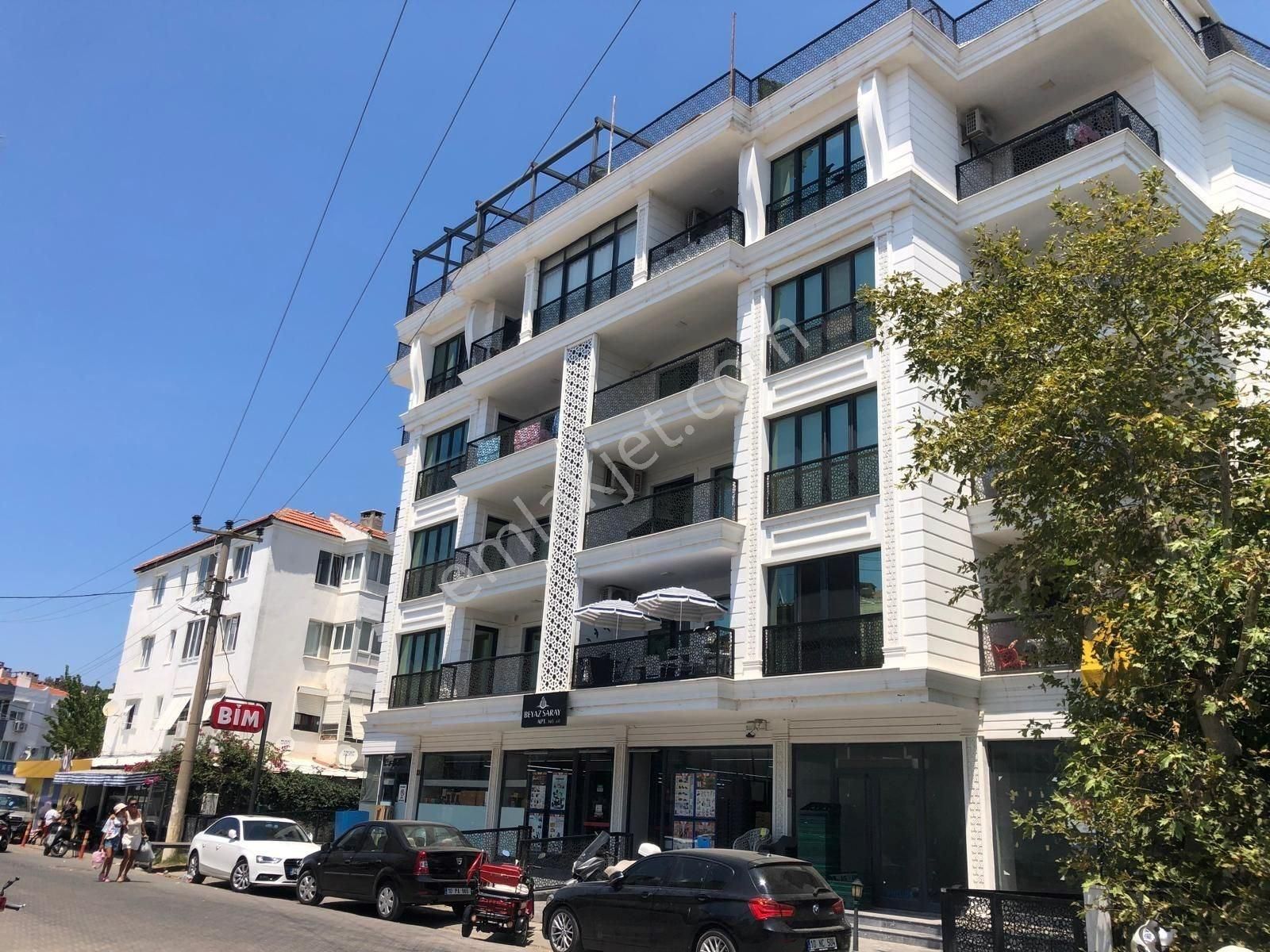 Ayvalık Sarımsaklı Ana Cadde Üzeri Kiralık Büyük Dükkan Mağaza