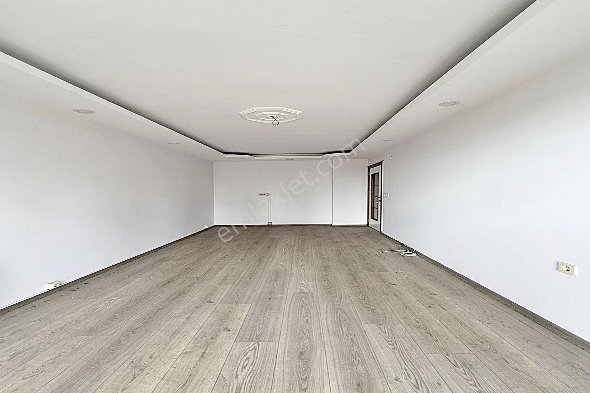 Bahçeşehir Lokasyonunda Modern Tasarımlı 2+1 Satılık Daire - Görsel 13