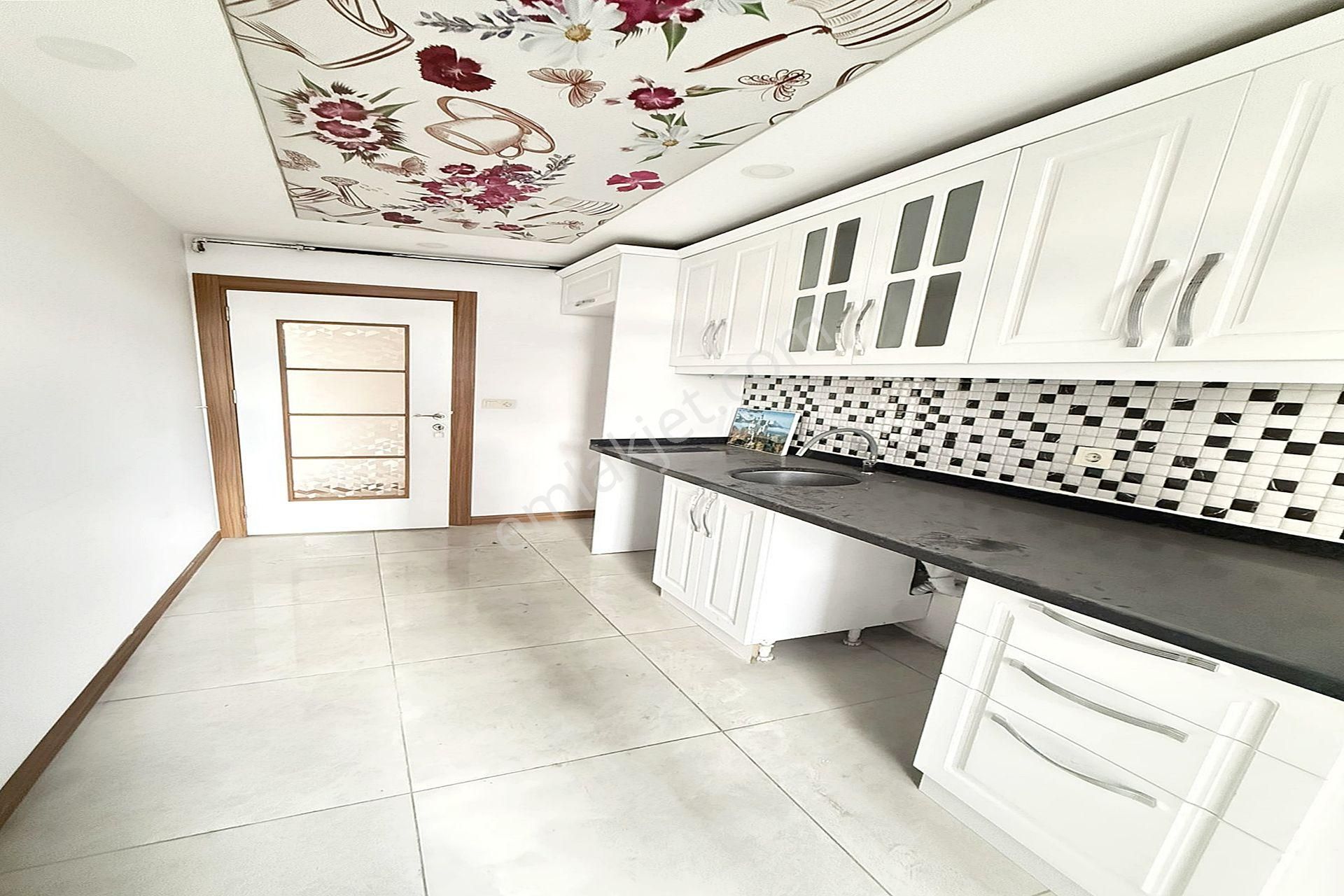 Bahçeşehir Lokasyonunda Modern Tasarımlı 2+1 Satılık Daire - Görsel 8