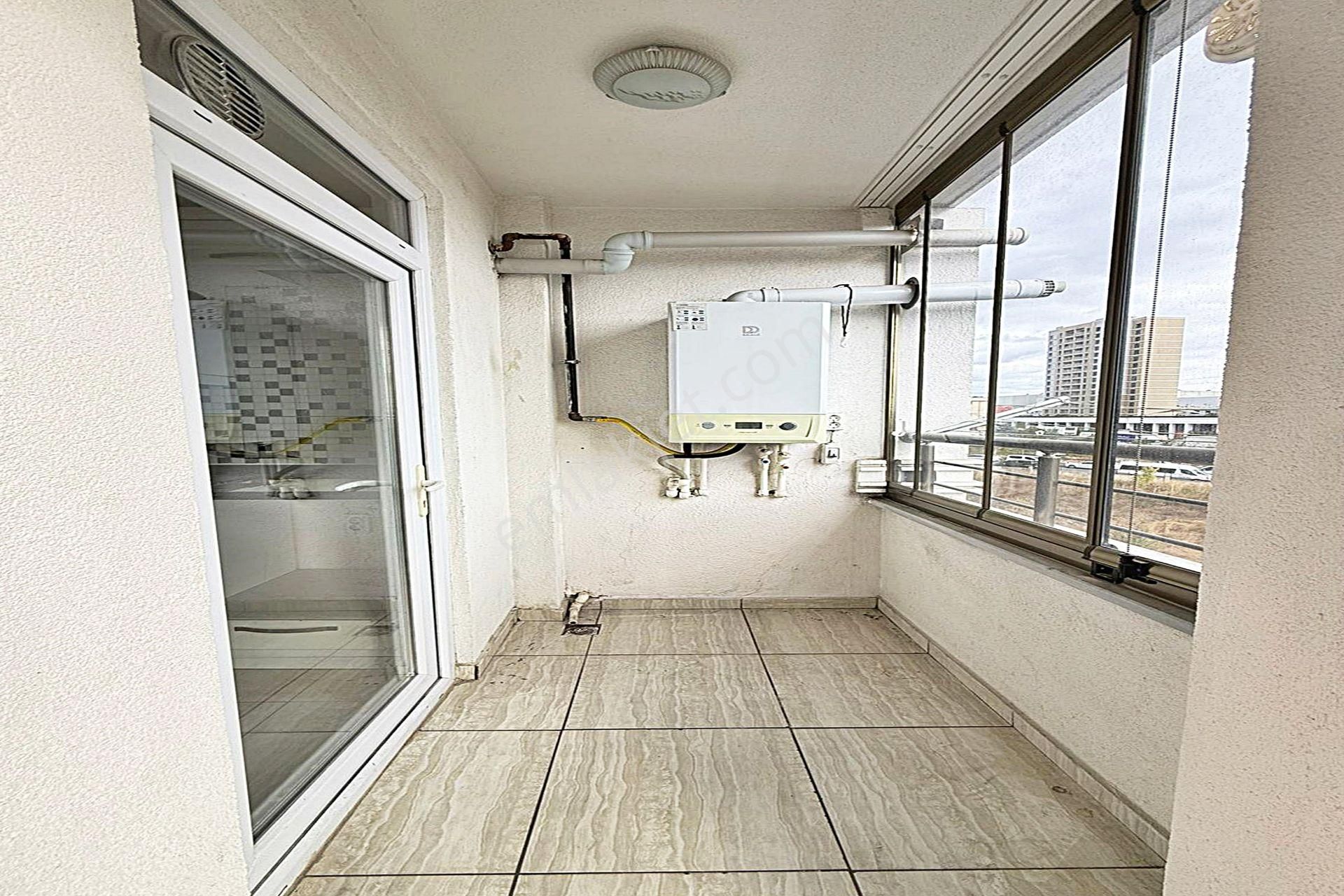 Bahçeşehir Lokasyonunda Modern Tasarımlı 2+1 Satılık Daire - Görsel 24