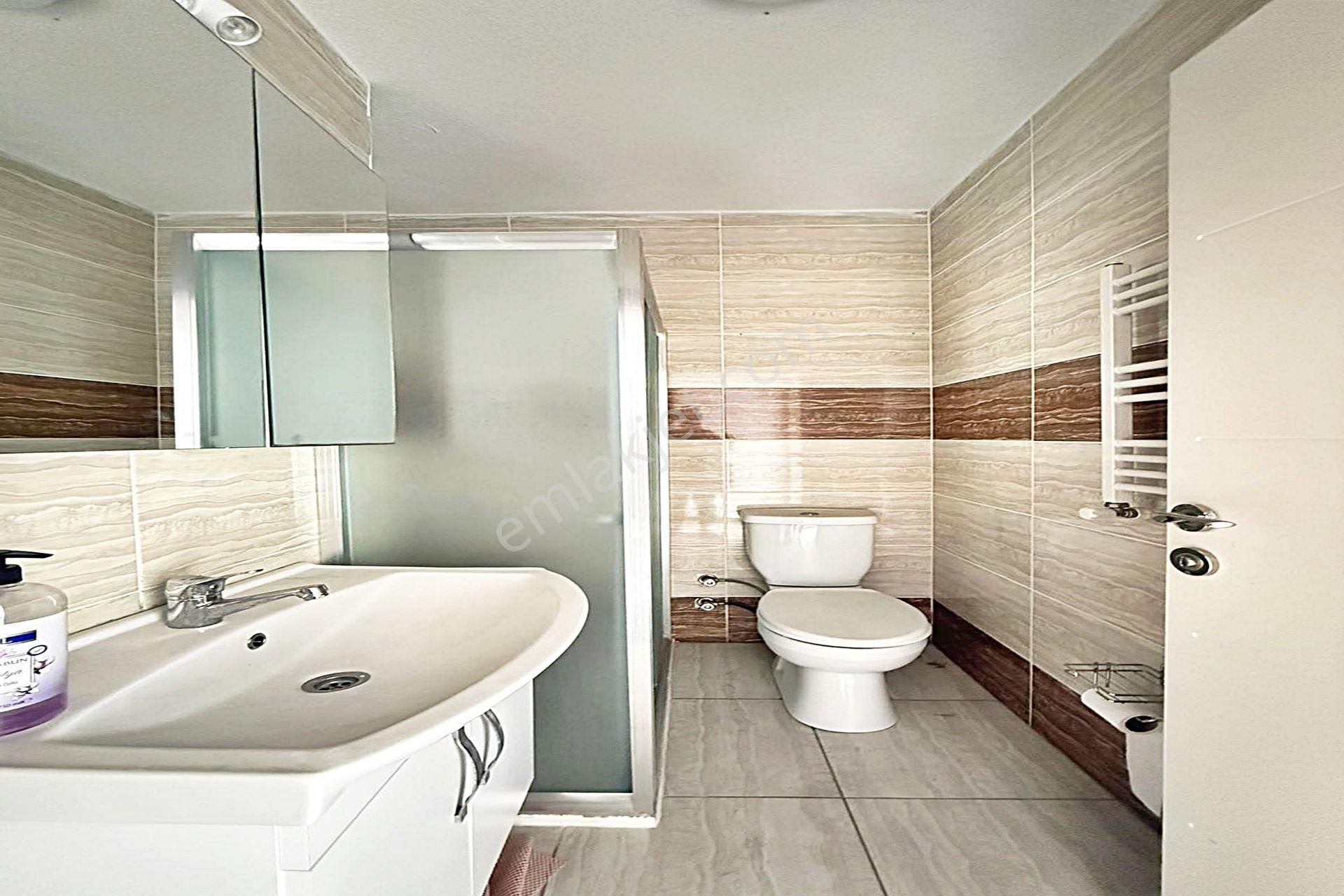 Bahçeşehir Lokasyonunda Modern Tasarımlı 2+1 Satılık Daire - Görsel 25