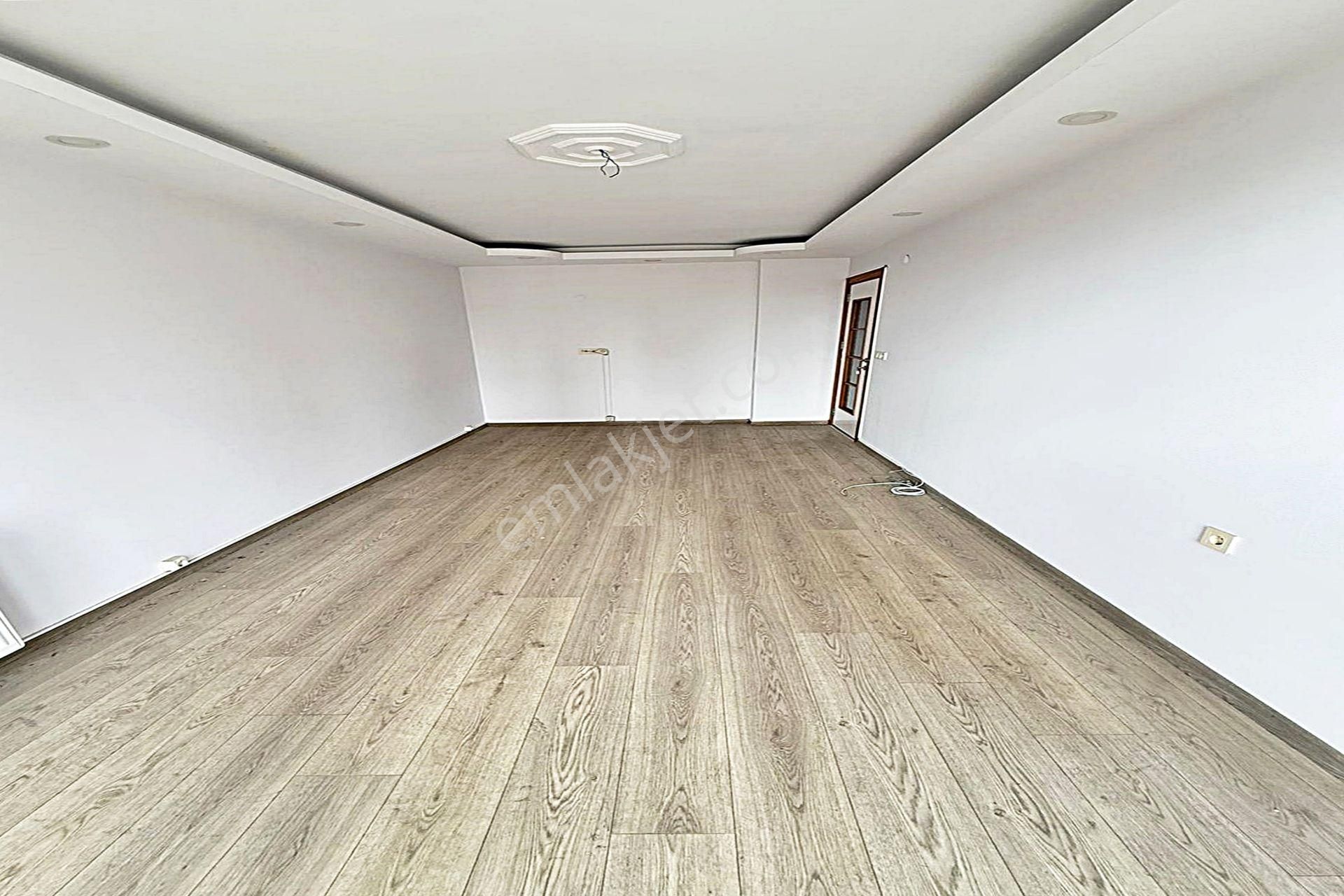 Bahçeşehir Lokasyonunda Modern Tasarımlı 2+1 Satılık Daire - Görsel 12