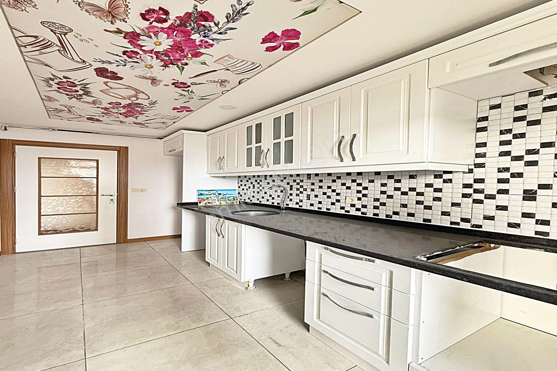 Bahçeşehir Lokasyonunda Modern Tasarımlı 2+1 Satılık Daire - Görsel 7