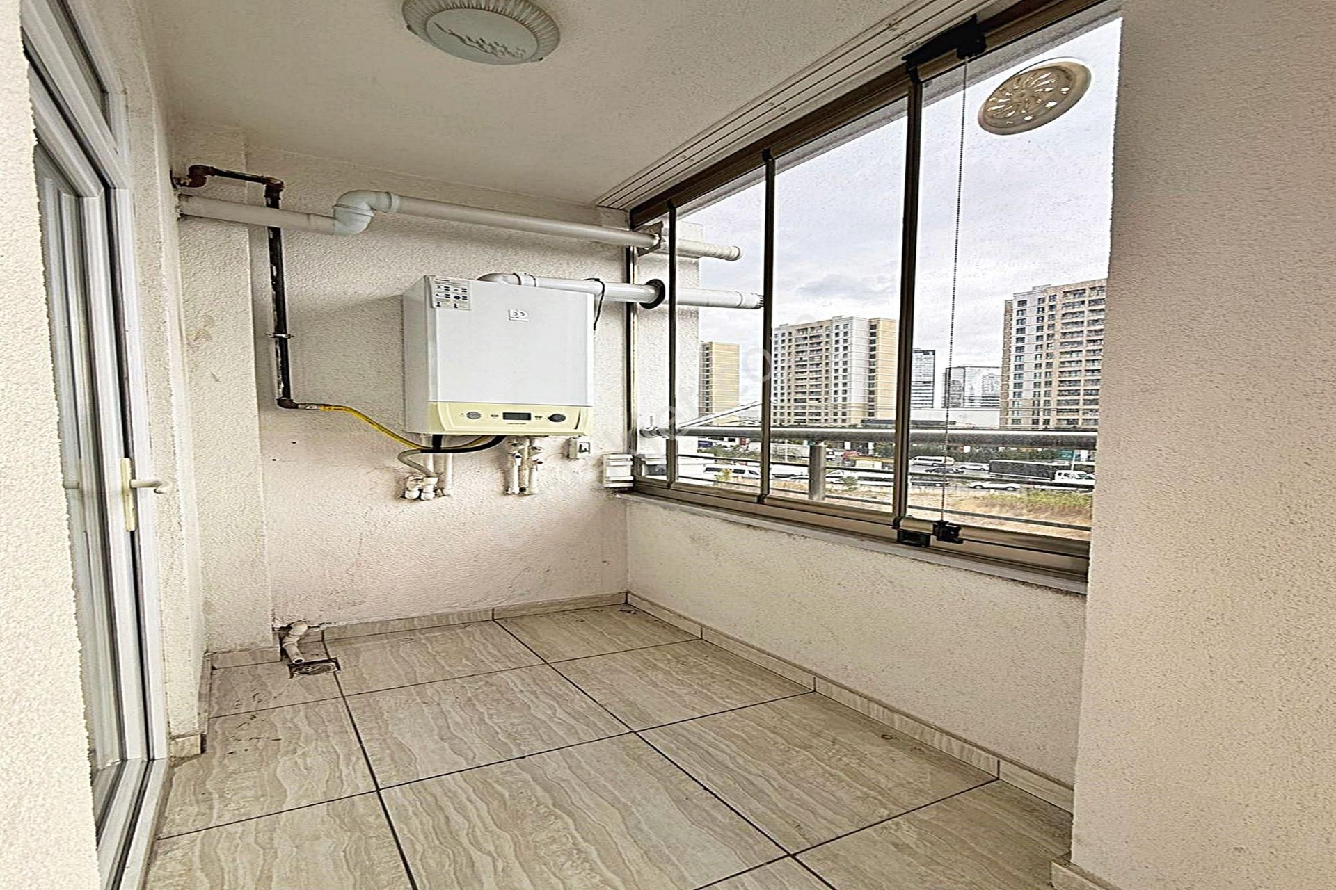 Bahçeşehir Lokasyonunda Modern Tasarımlı 2+1 Satılık Daire - Görsel 23