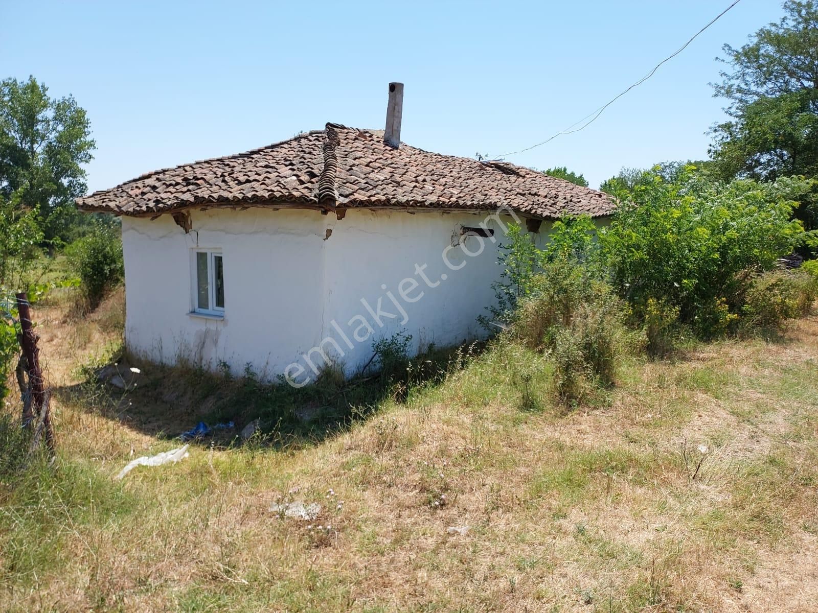 Şehrin Gürltüsünden Uzak, Doğanın İçinde Mustakil Köy Evi