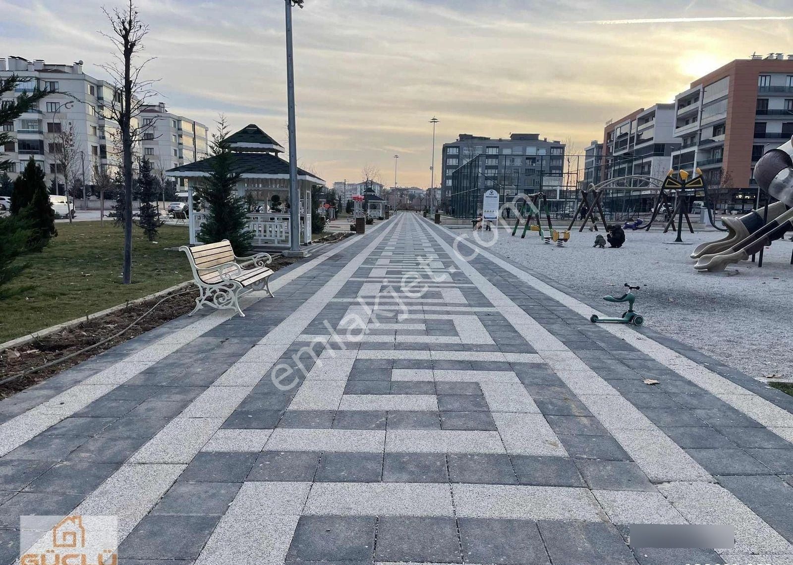 Eminevime Uygun. Hamzaoğlu Parkına Cephe Arakat 3+1 Daire - Görsel 9