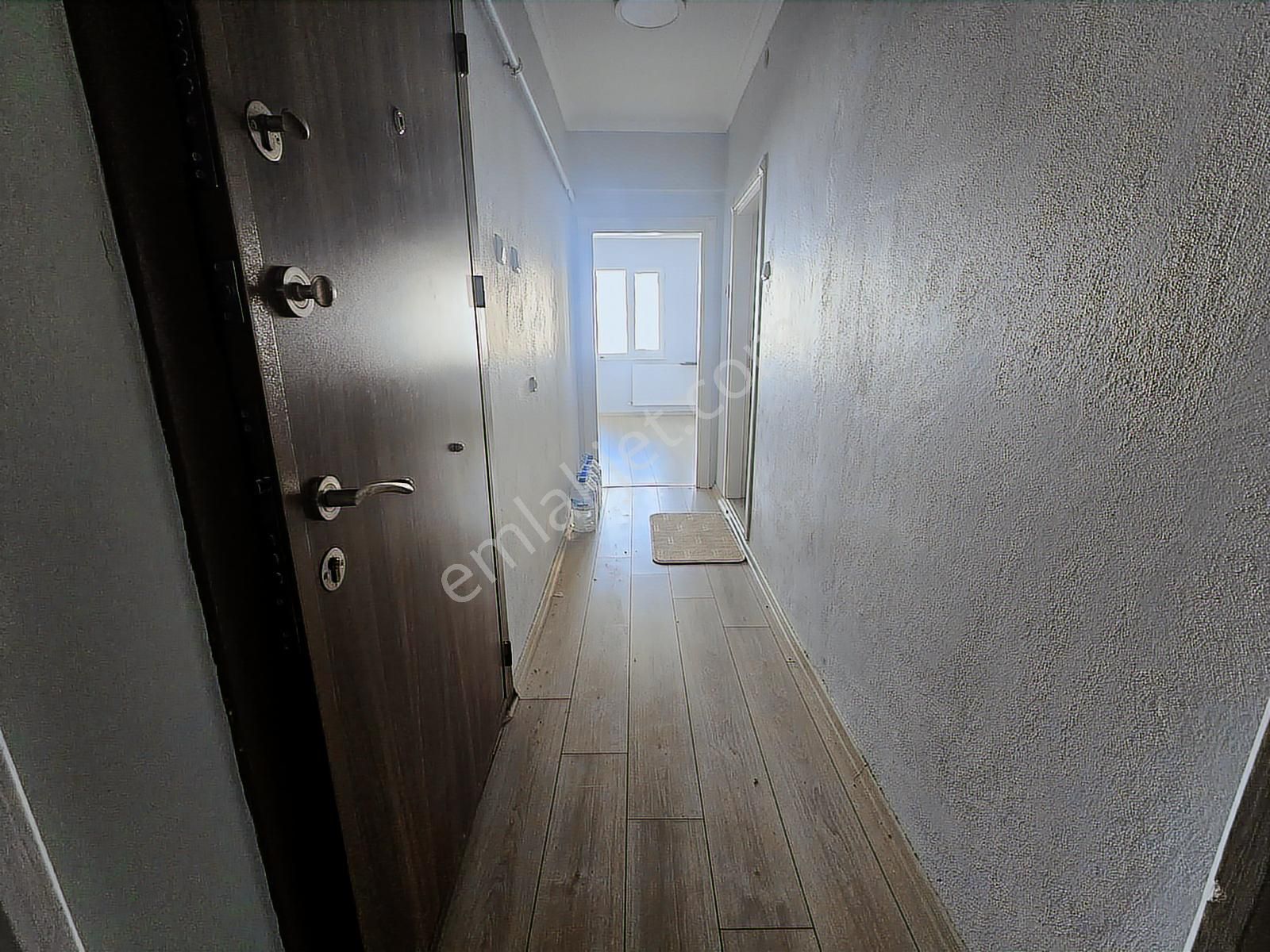 Tırpan Gayrimenkulden Merkezde Denize 50 Metre 1+1 Ara Kat Daire - Görsel 7