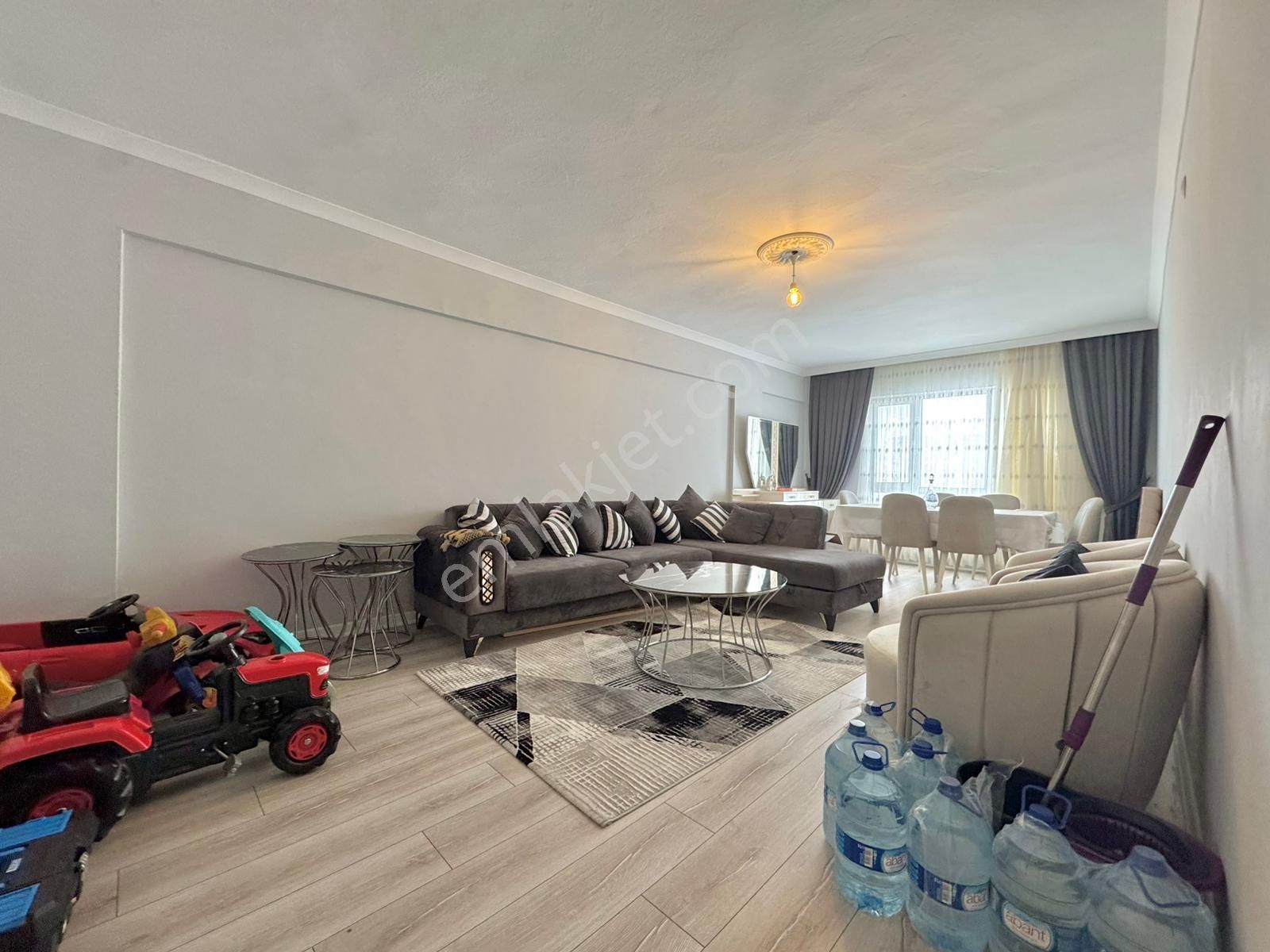 Taşcılar'dan Okullar Bölgesinde 130m² Full Yapılı 3.kat Geniş 3+1 - Görsel 11