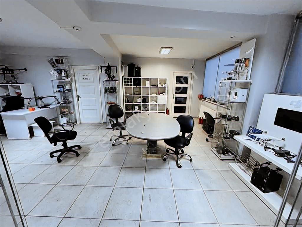Merkez Mah. 200 M2 2 Katlı Kiralık Giriş Dükkan - Görsel 5