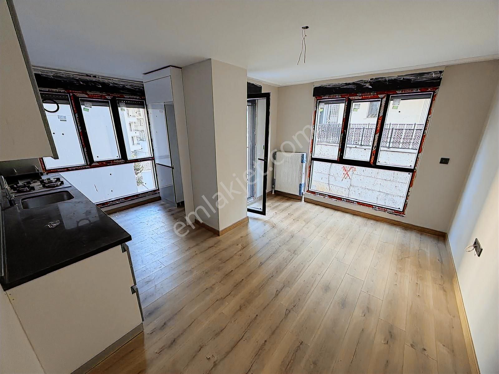 Dikilitaş Yeni Binada 1+1 Otopark Ve Asansörlü Ara Kat Daire - Görsel 6