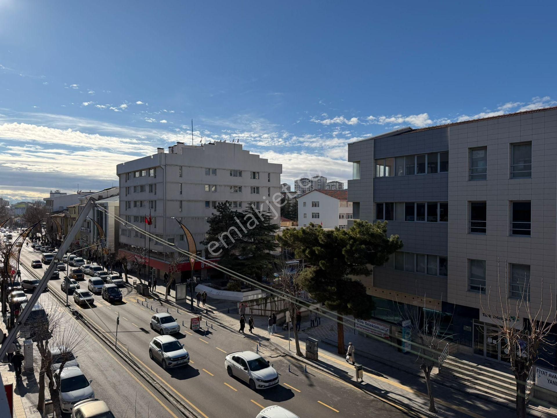 E.gökal Çarşı Merkez Defterdarlık Yanı 3+1 Ara Kat Ana Yol Cephe - Görsel 16