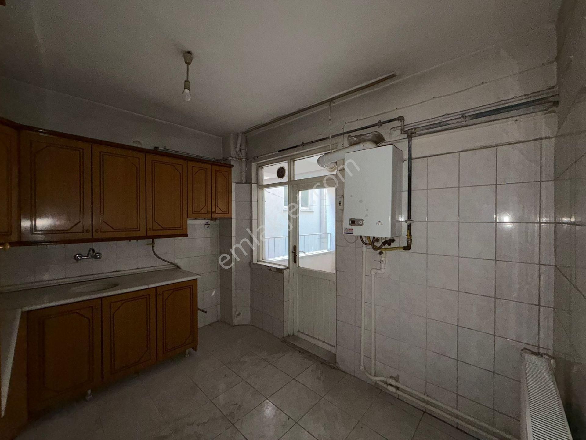 E.gökal Çarşı Merkez Defterdarlık Yanı 3+1 Ara Kat Ana Yol Cephe - Görsel 6