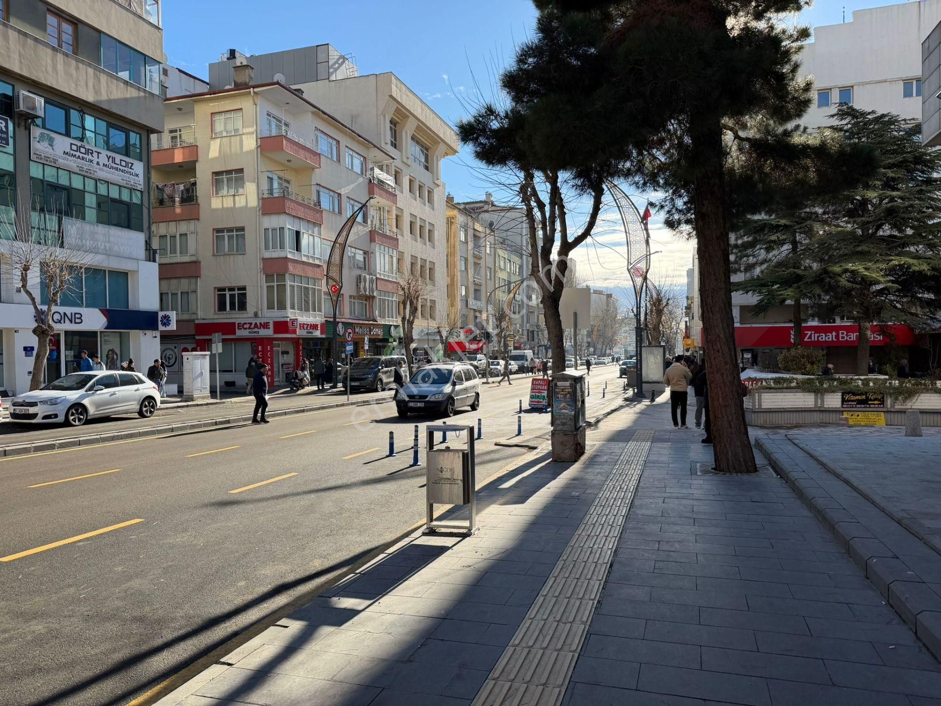 E.gökal Çarşı Merkez Defterdarlık Yanı 3+1 Ara Kat Ana Yol Cephe - Görsel 26