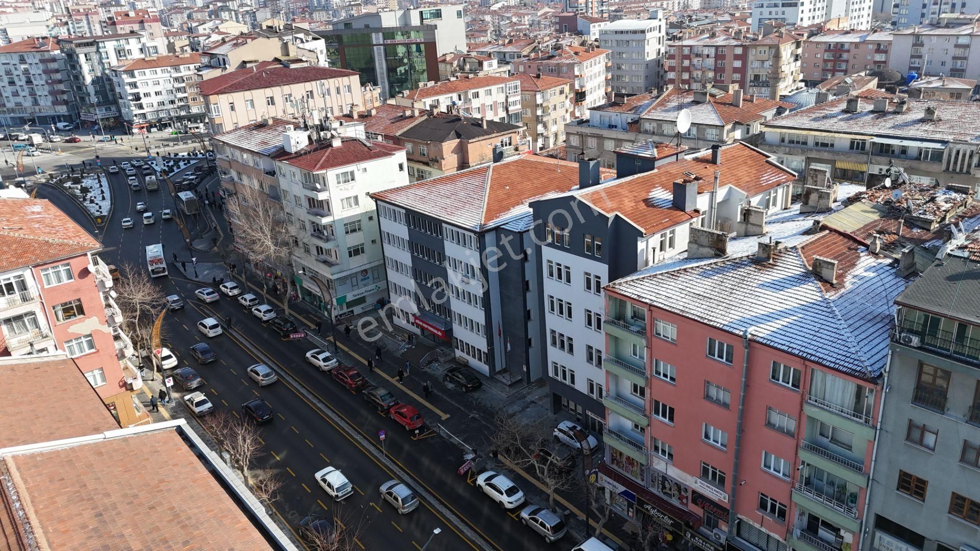 E.gökal Çarşı Merkez Defterdarlık Yanı 3+1 Ara Kat Ana Yol Cephe - Görsel 28