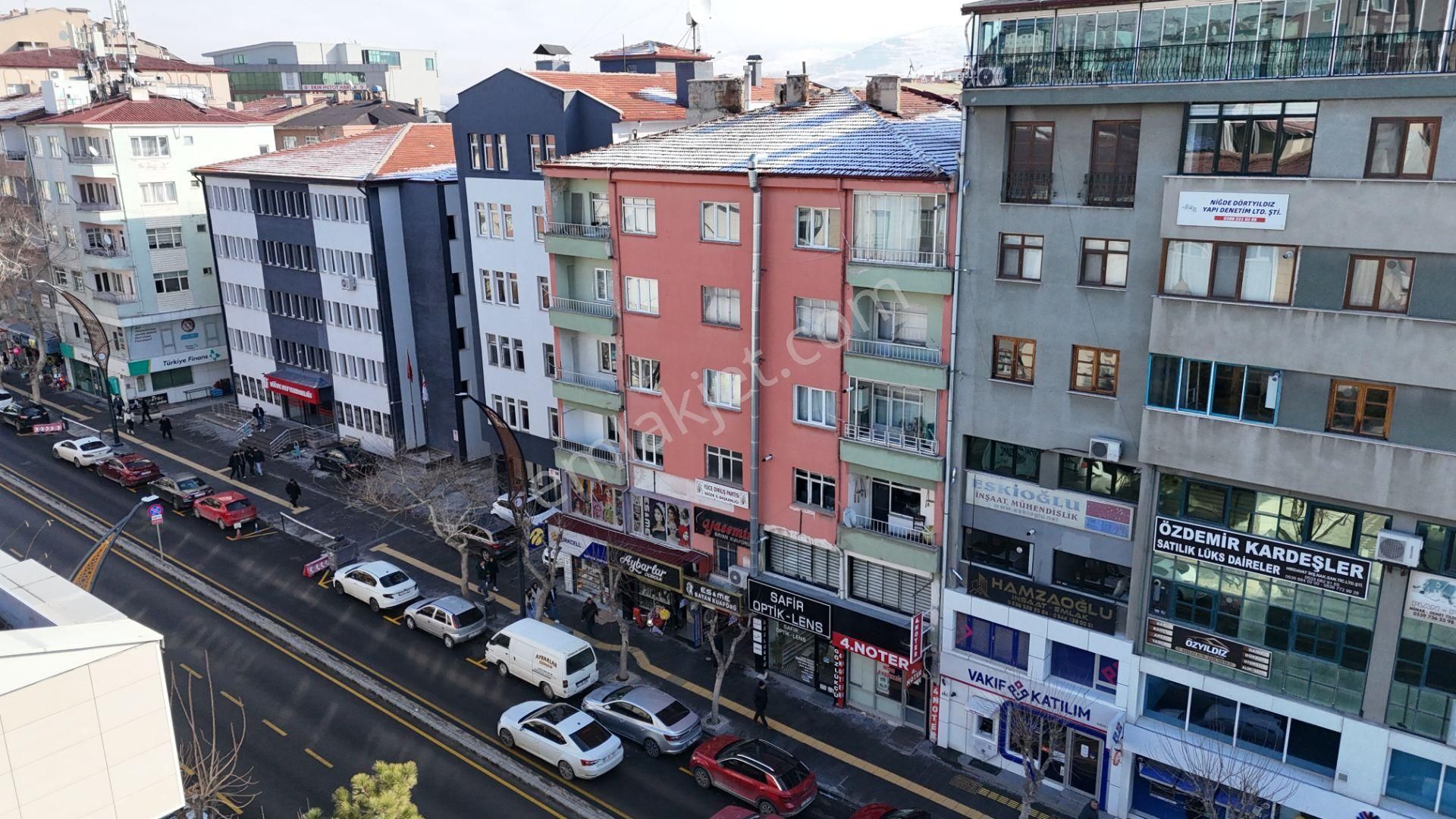 E.gökal Çarşı Merkez Defterdarlık Yanı 3+1 Ara Kat Ana Yol Cephe - Görsel 3