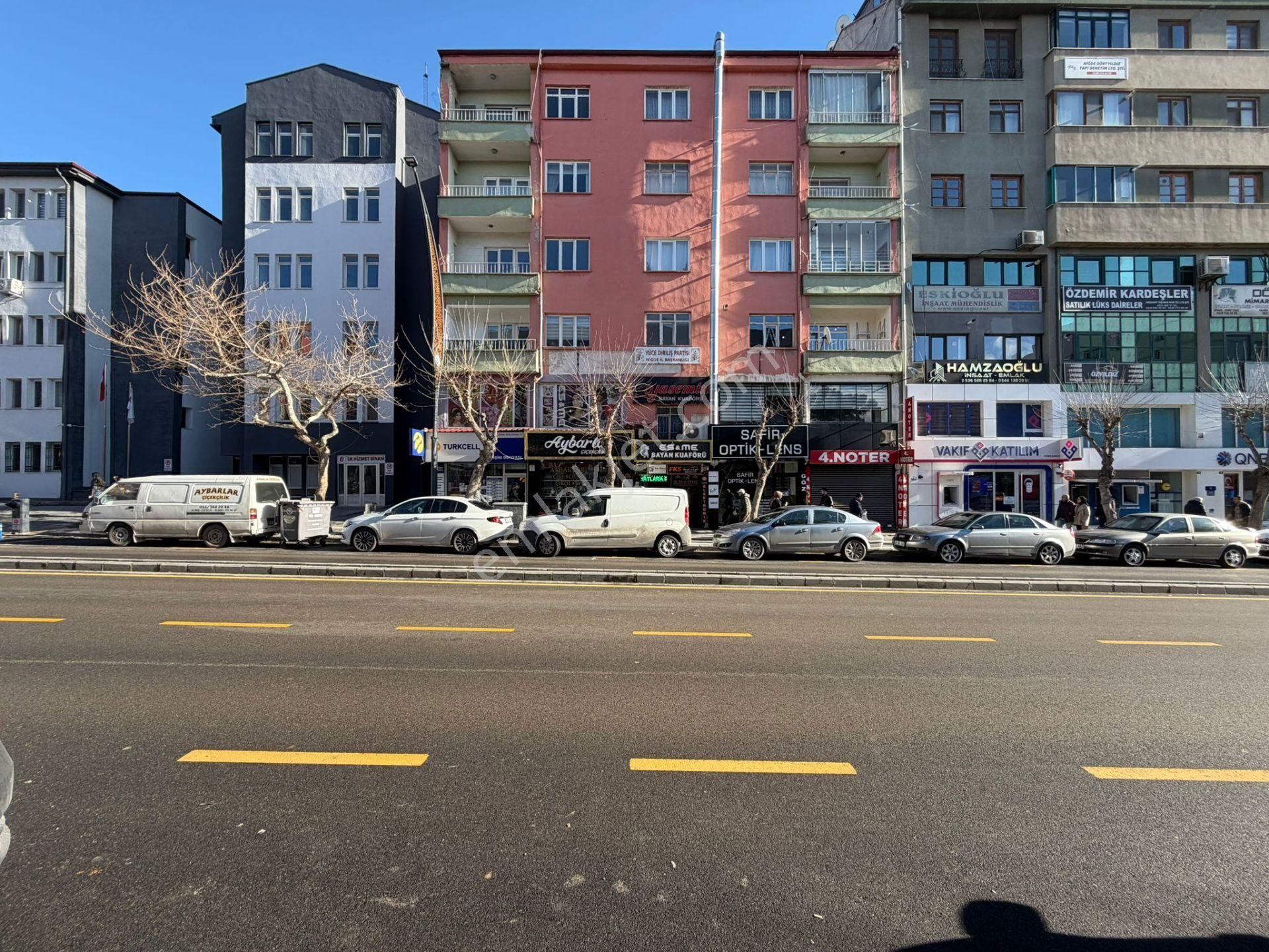 E.gökal Çarşı Merkez Defterdarlık Yanı 3+1 Ara Kat Ana Yol Cephe - Görsel 27