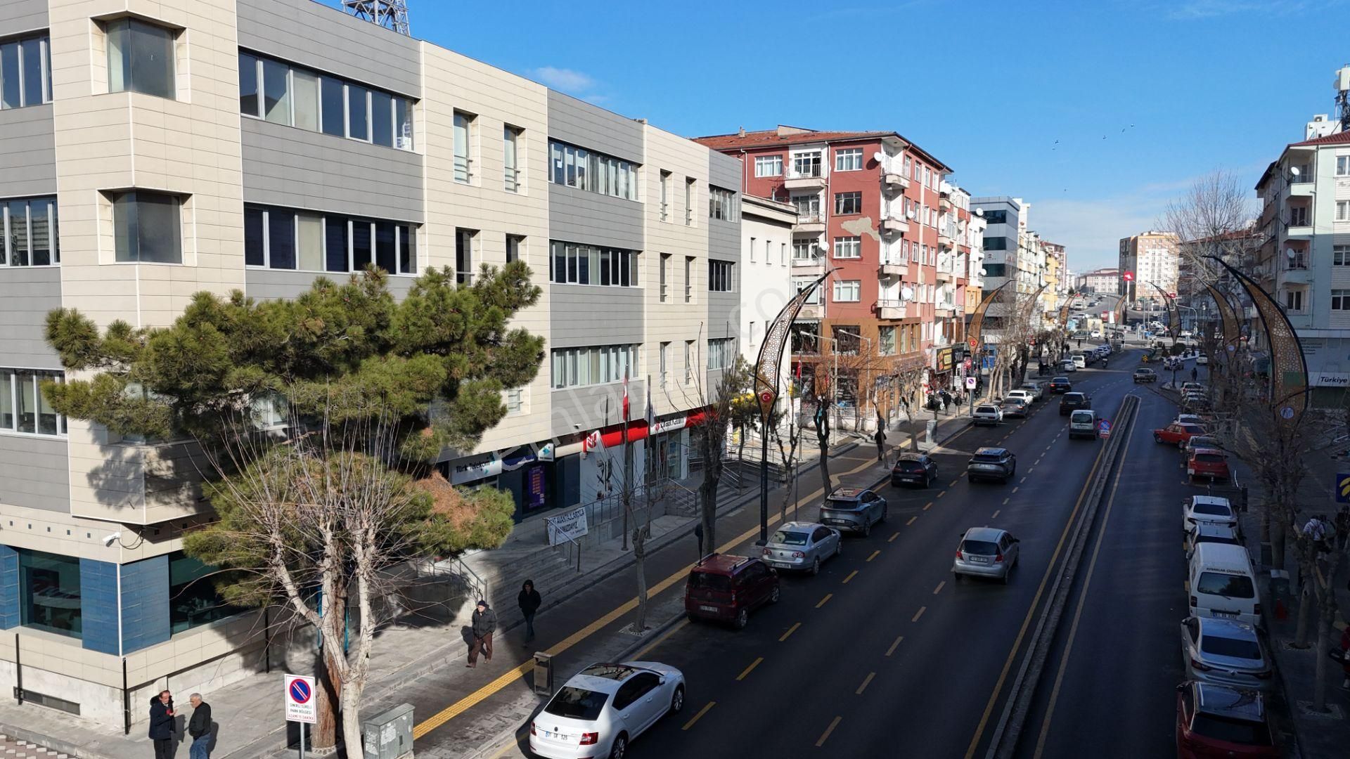 E.gökal Çarşı Merkez Defterdarlık Yanı 3+1 Ara Kat Ana Yol Cephe - Görsel 34