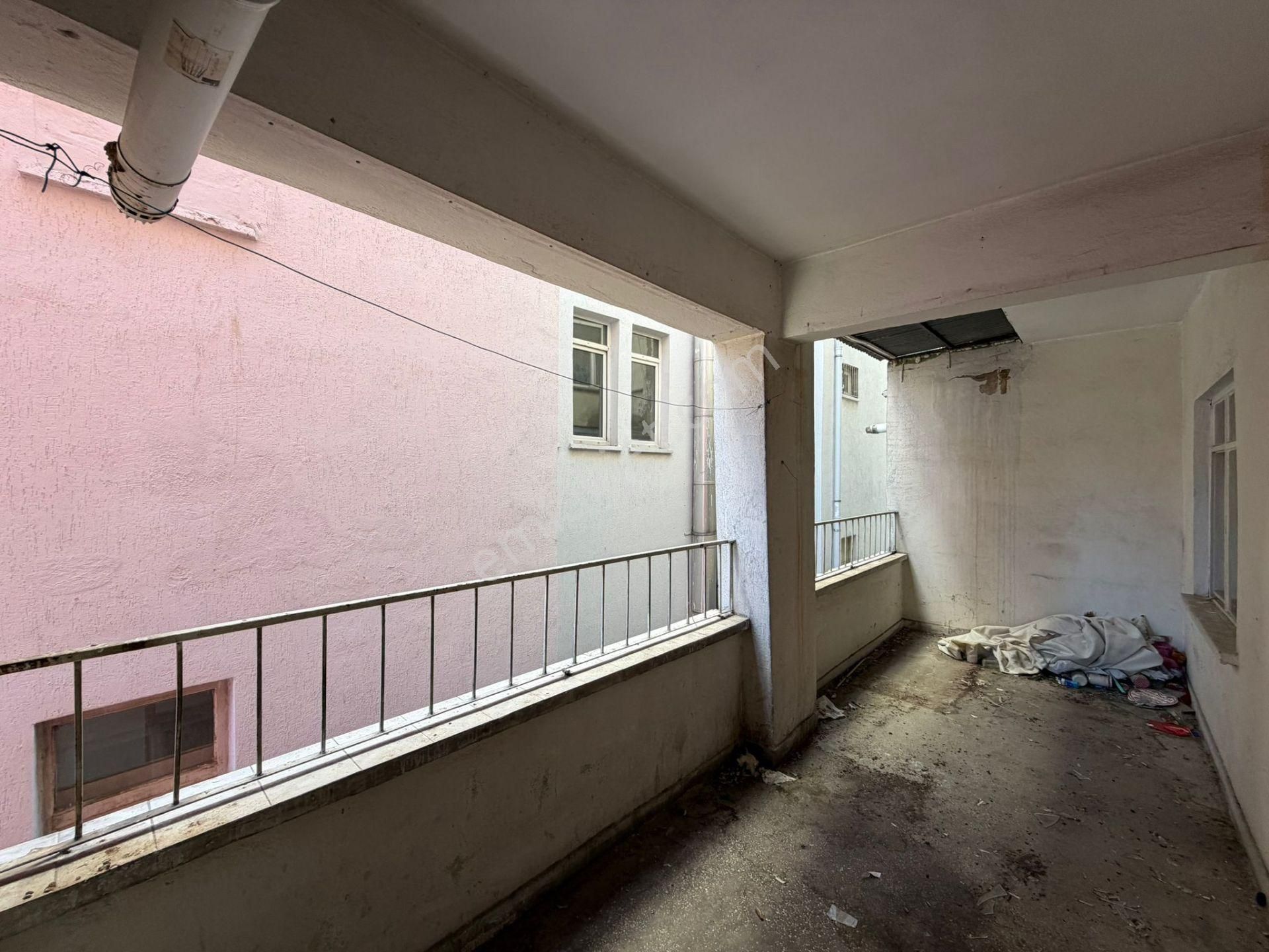 E.gökal Çarşı Merkez Defterdarlık Yanı 3+1 Ara Kat Ana Yol Cephe - Görsel 7