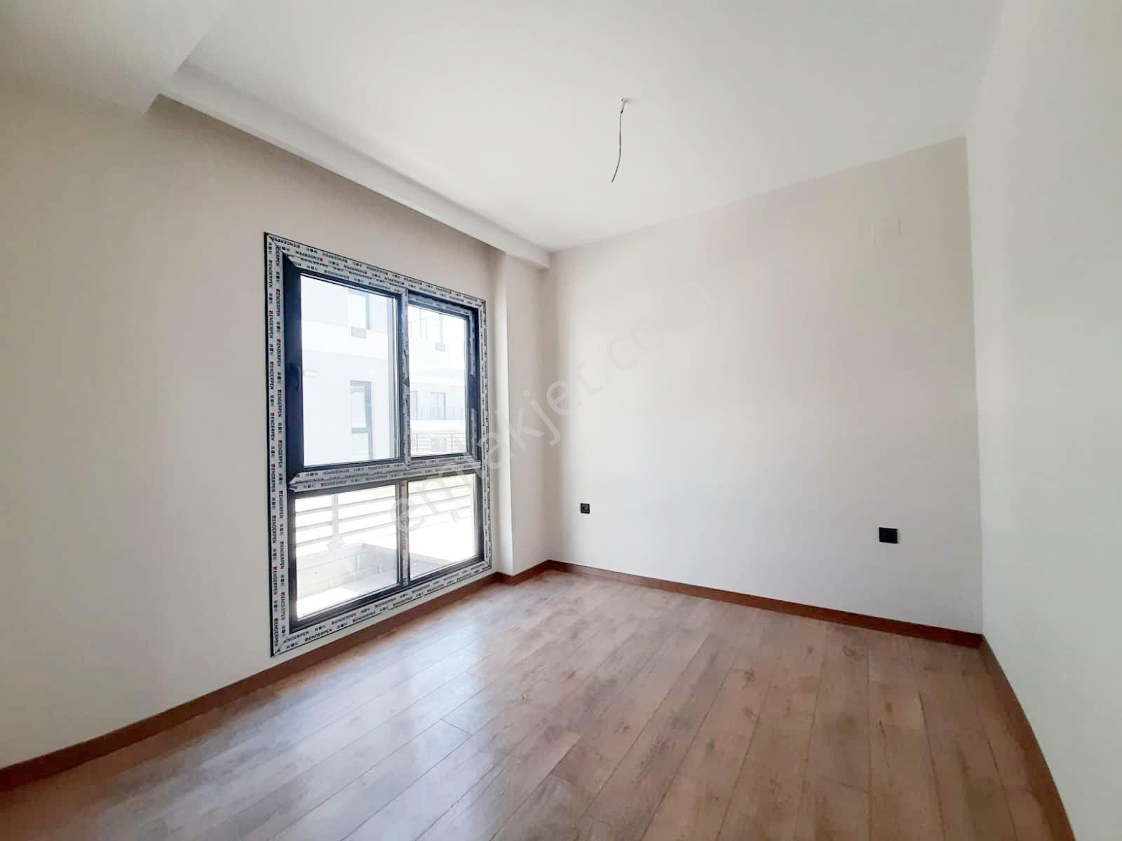 Çukurova Şambayad'da Özel Güvenlikli Site İçi Yüzme Havuzlu Bağımsız Açık Mutfaklı Dublex Villa - Görsel 8