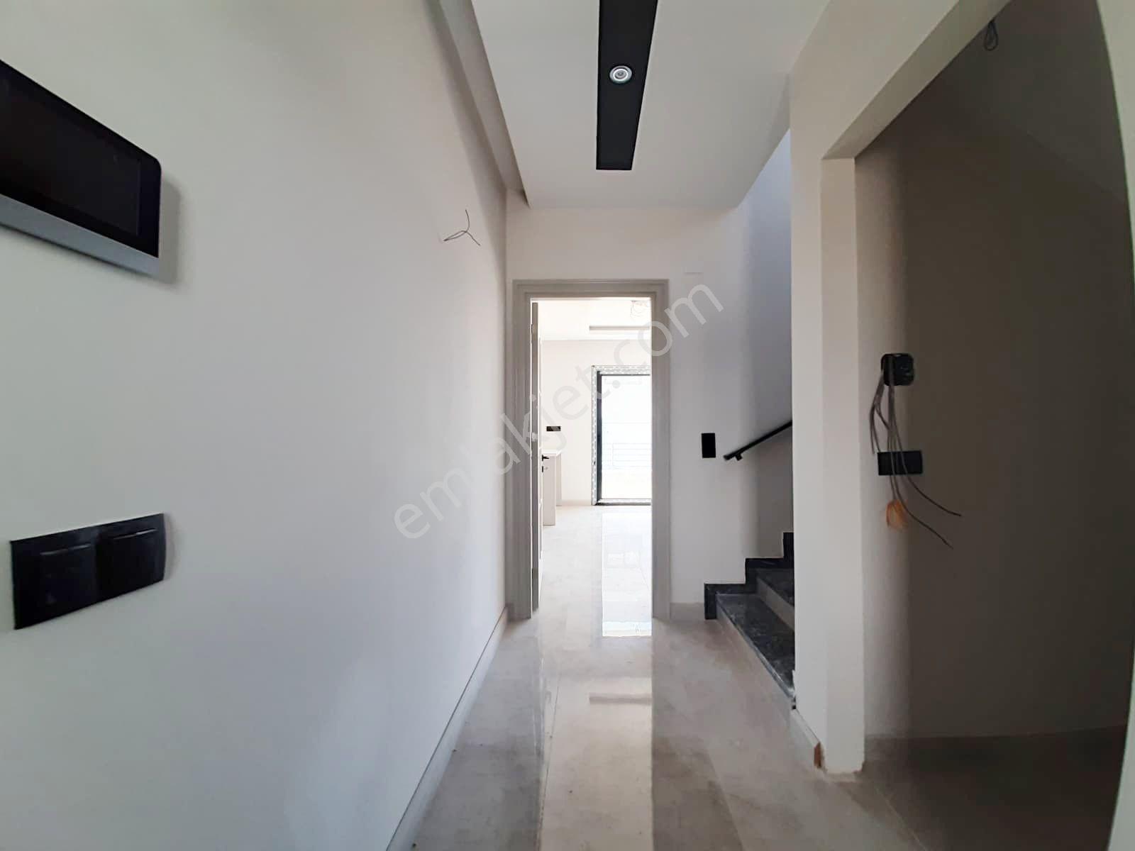 Çukurova Şambayad'da Özel Güvenlikli Site İçi Yüzme Havuzlu Bağımsız Açık Mutfaklı Dublex Villa - Görsel 12