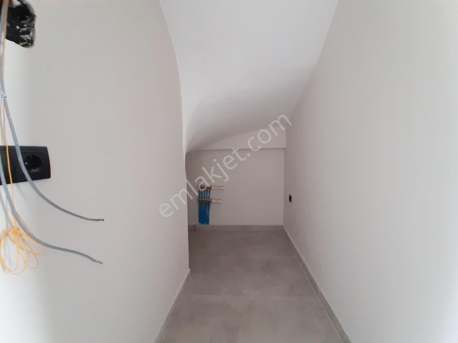 Çukurova Şambayad'da Özel Güvenlikli Site İçi Yüzme Havuzlu Bağımsız Açık Mutfaklı Dublex Villa - Görsel 11