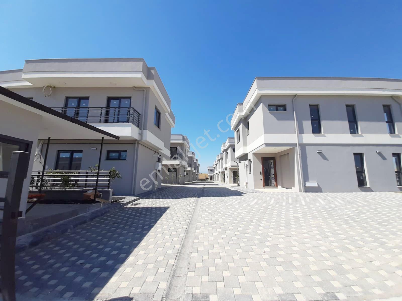 Çukurova Şambayad'da Özel Güvenlikli Site İçi Yüzme Havuzlu Bağımsız Açık Mutfaklı Dublex Villa - Görsel 19