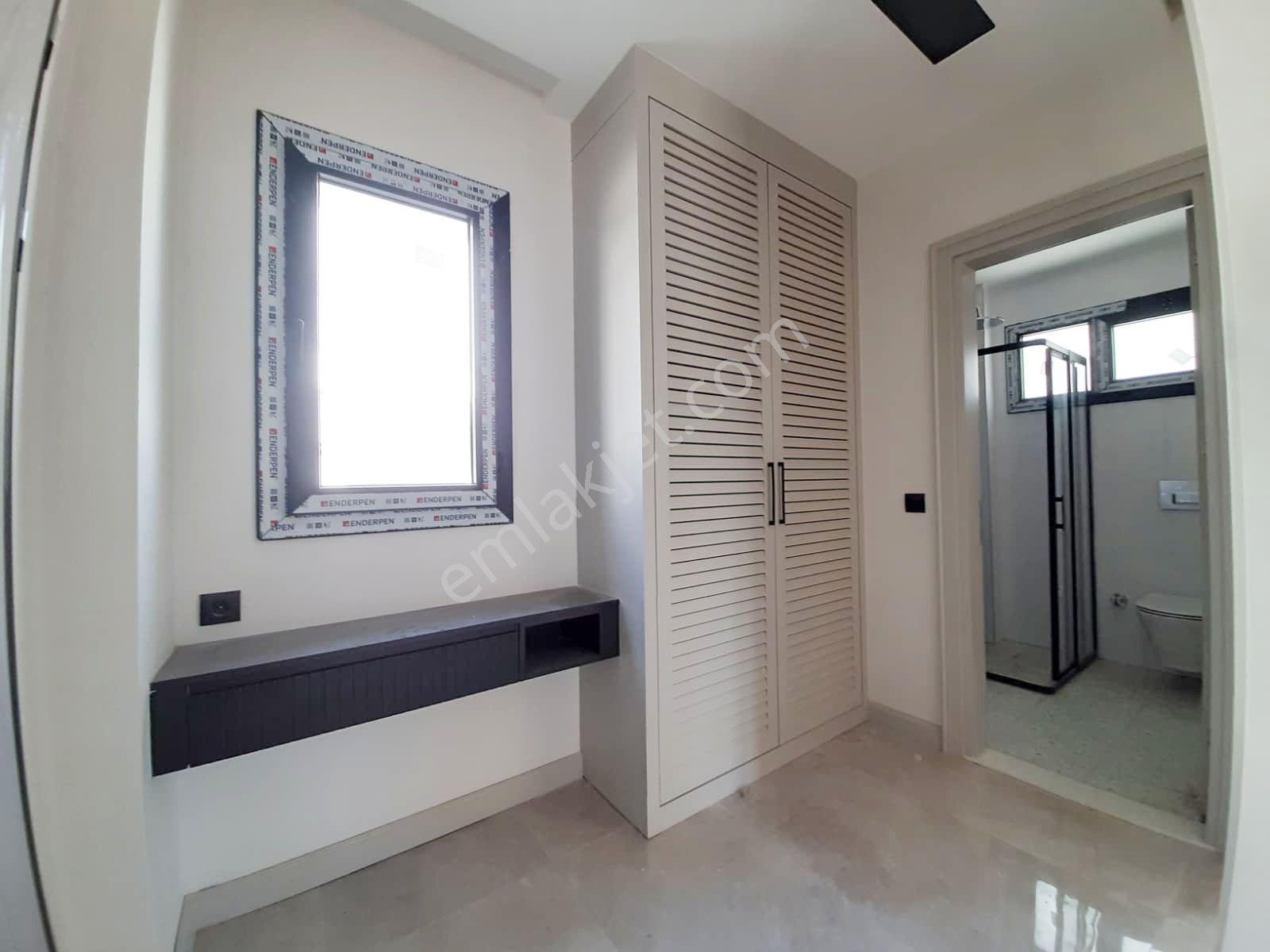 Çukurova Şambayad'da Özel Güvenlikli Site İçi Yüzme Havuzlu Bağımsız Açık Mutfaklı Dublex Villa - Görsel 13