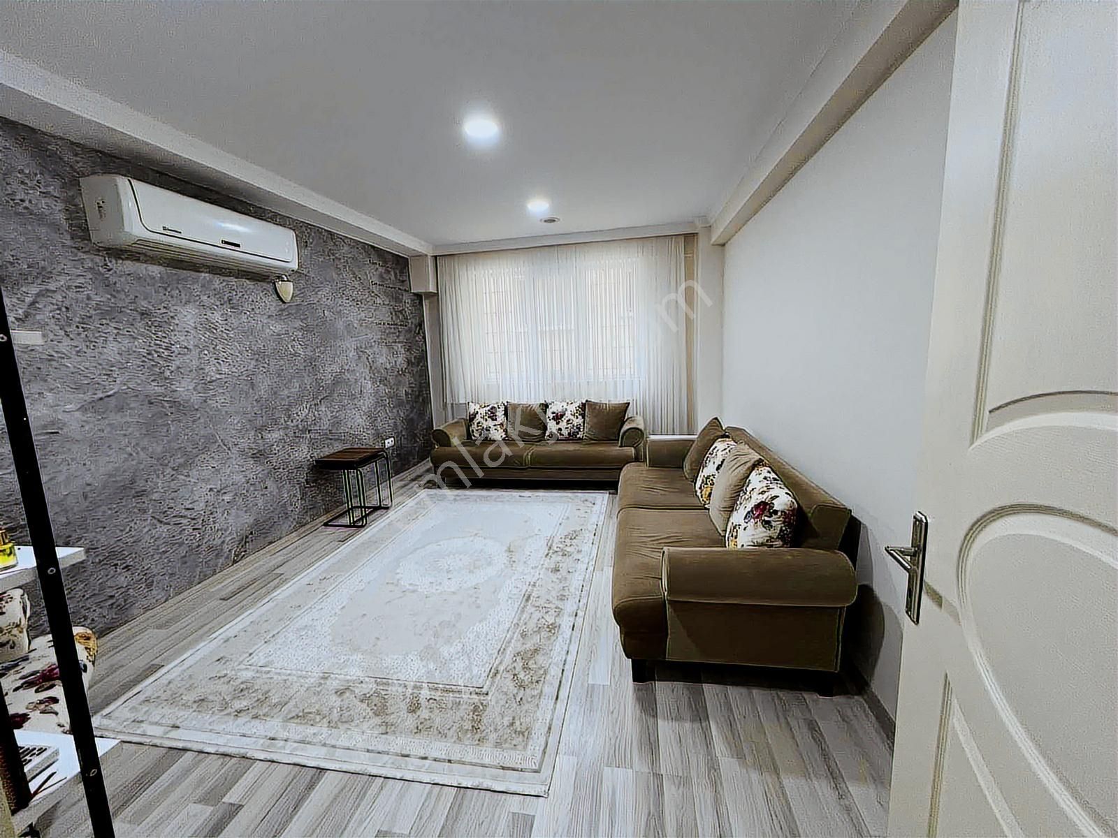Şişli Mecidiyeköy Merkez'de Cadde Üstü Net:250 M2 4+1 Dükkan