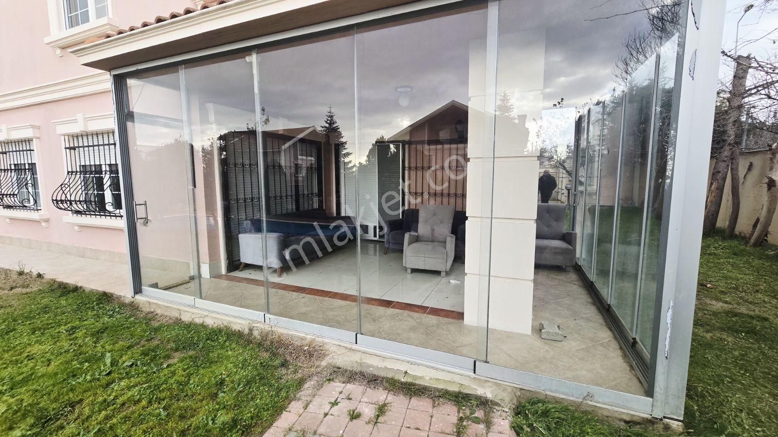 Deniz Manzaralı Butik Sitede Özel Havuzlu Tripleks Villa - Görsel 32