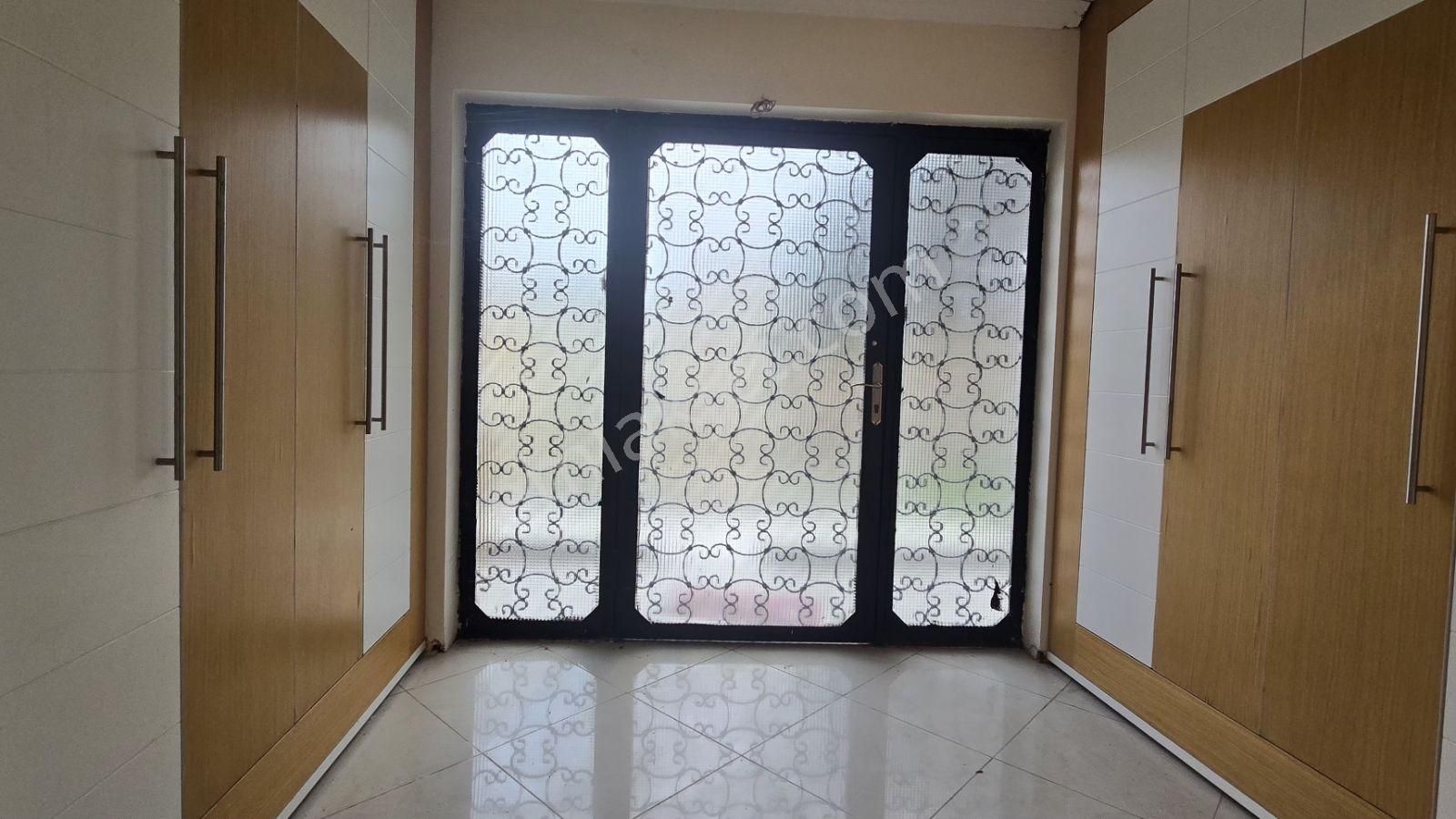 Deniz Manzaralı Butik Sitede Özel Havuzlu Tripleks Villa - Görsel 30