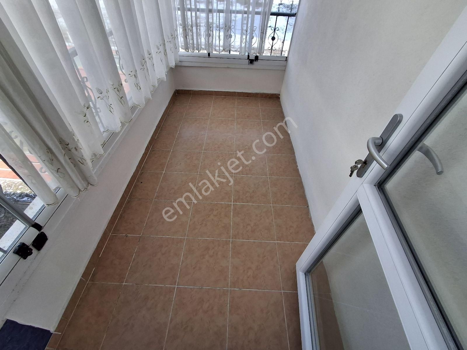 Kelepir Fiyata 3.katta 2+1 Kök Tapu Isı Yalıtım İskanlı Fırsat.. - Görsel 3