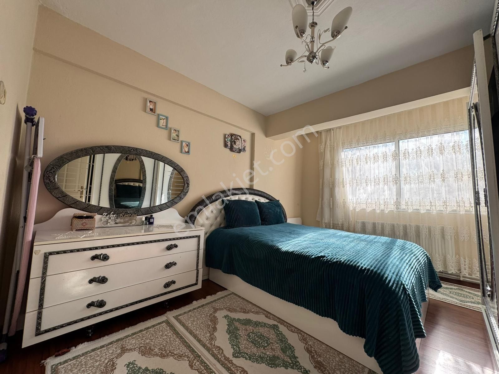 Karabağlar Yunus Emre Mah Cadde Üzeri 117 M2 2+1 Daire - Görsel 13