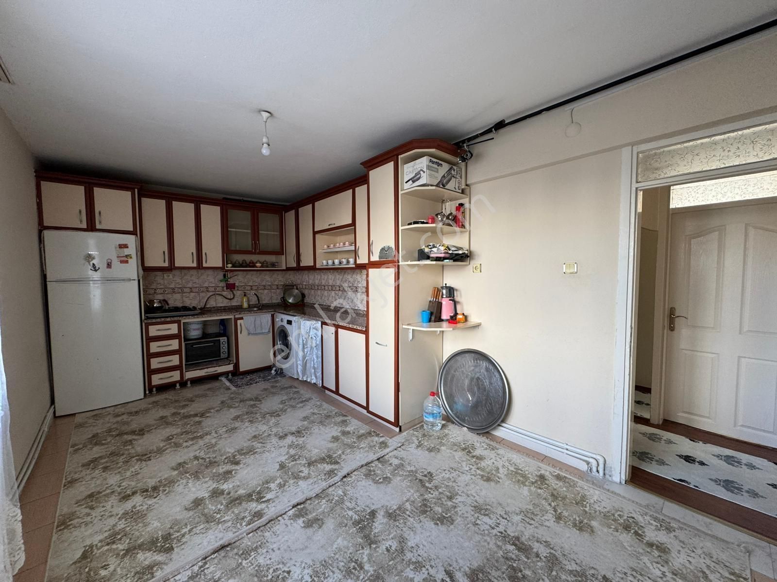 Karabağlar Yunus Emre Mah Cadde Üzeri 117 M2 2+1 Daire - Görsel 18