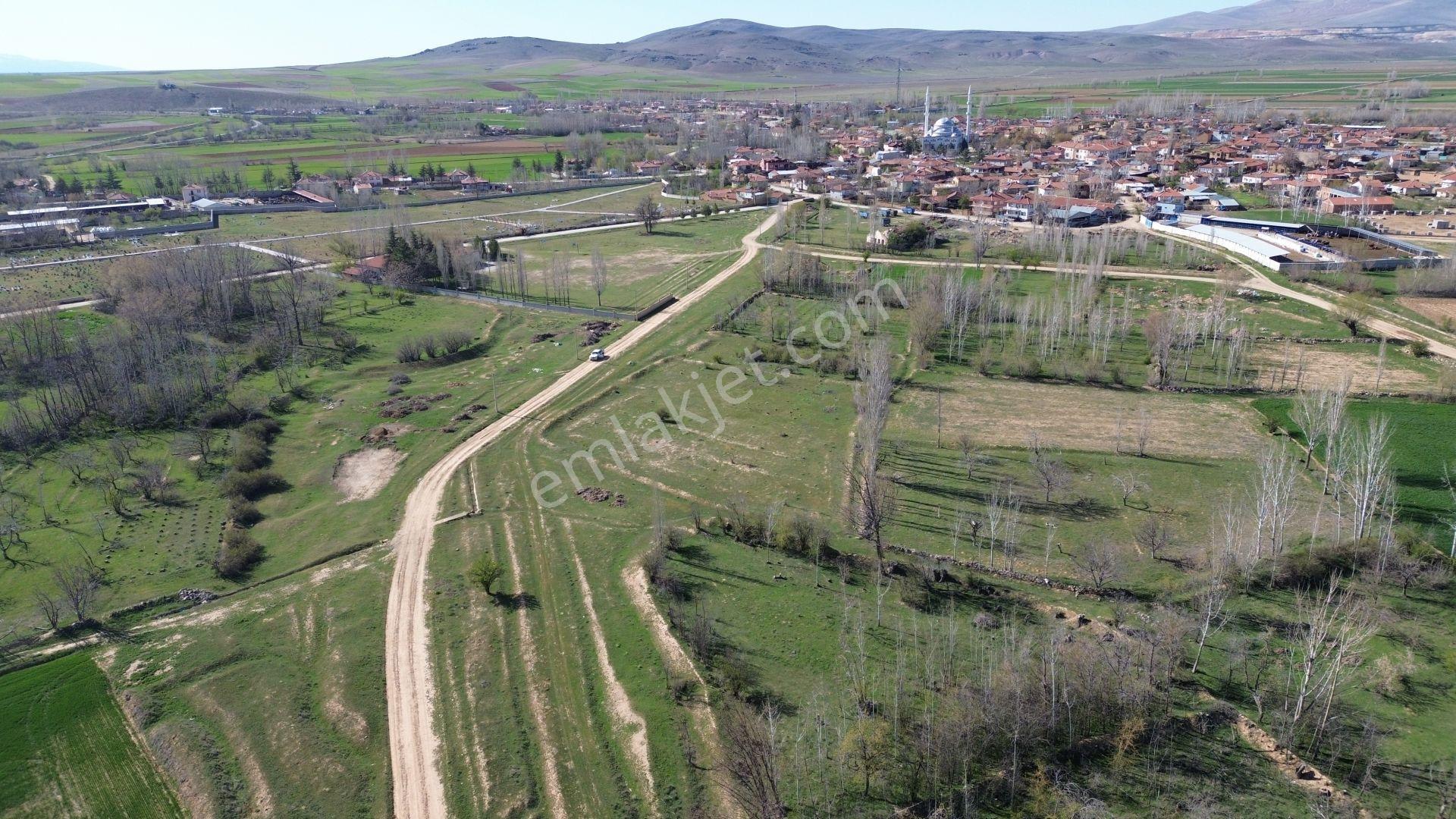 Konya / Ilgın / Çavuşcu Mahallesinde 336 M² Müstakil Tapulu Konut İmarlı Arsa - Görsel 9