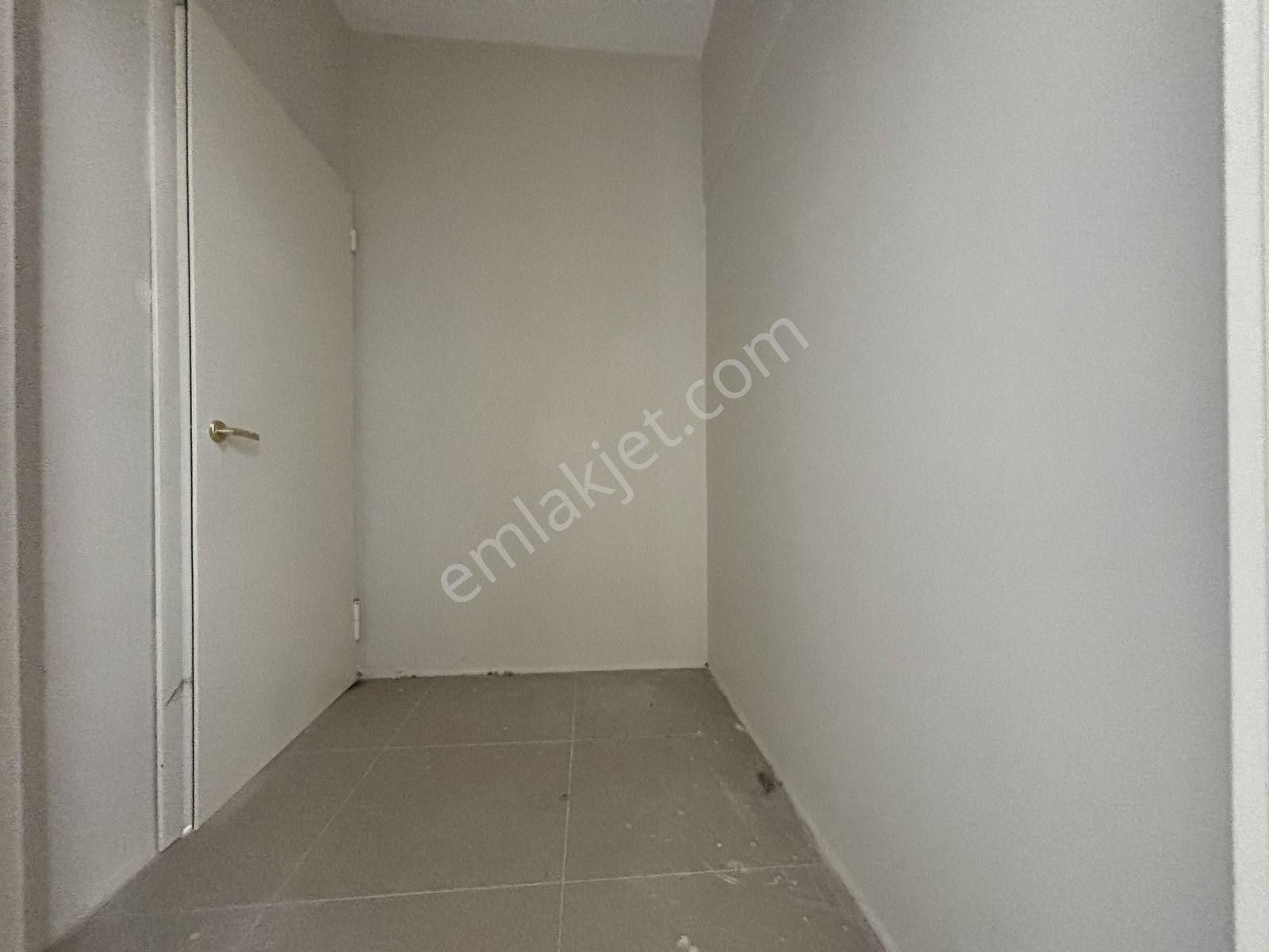 Konut Ve Ticari'den Merdivenköy'de 2021 Yapımı Minibüse Yakın Boş 3+1 - Görsel 35