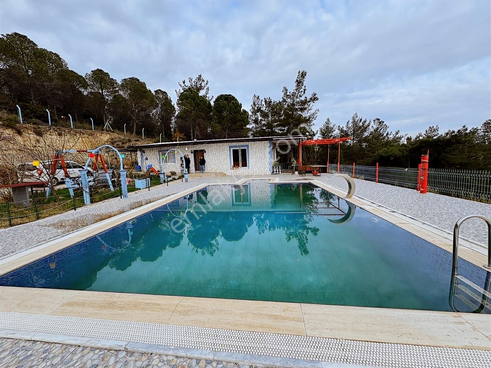 Ayrancılar Demirci Mah. Zeytinlik- Özel Taş Yapı Ve Bungalov