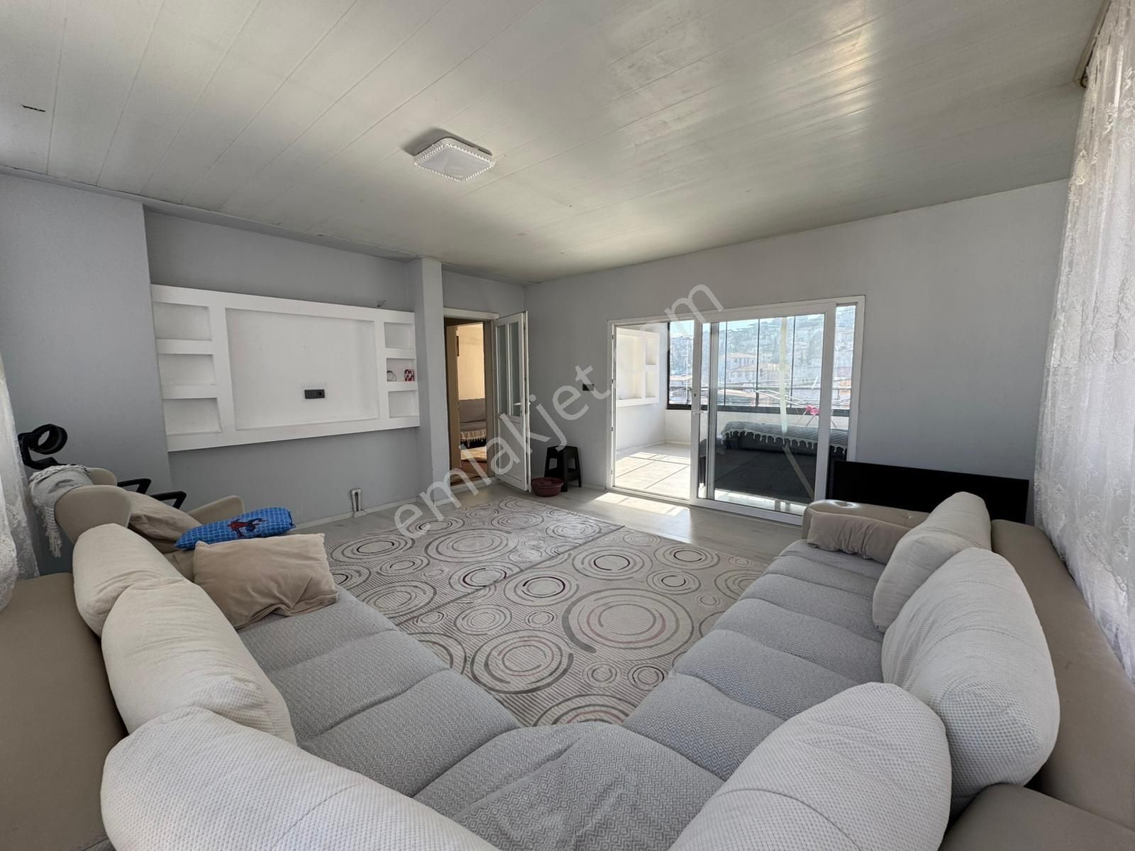 Karabağlar Yunus Emre Mah Cadde Üzeri 117 M2 3+1teraslı Daire - Görsel 23