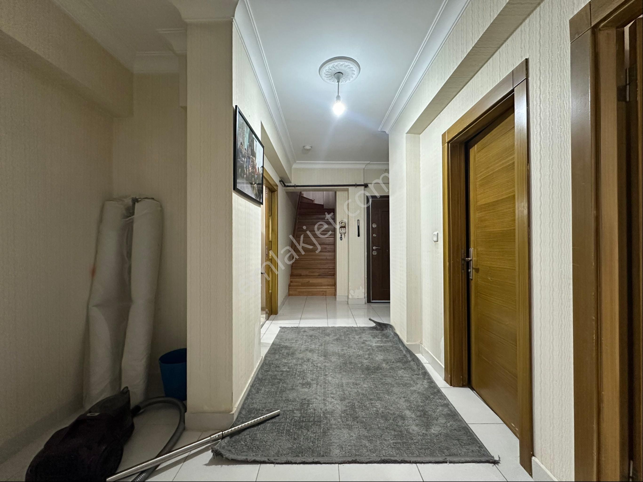 Yeşiltepe 431 Cadde Üstü Çift Girşli Asansörlü Çift Mutfaklı 5+1 - Görsel 19