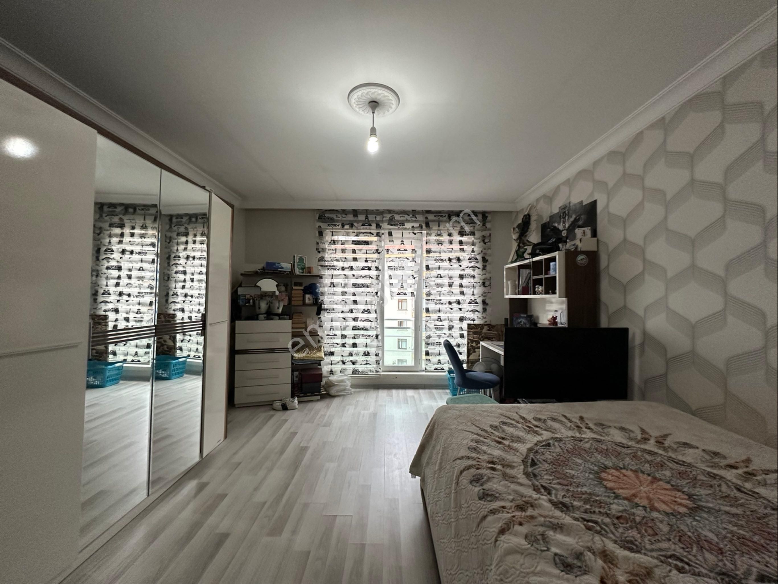 Yeşiltepe 431 Cadde Üstü Çift Girşli Asansörlü Çift Mutfaklı 5+1 - Görsel 22