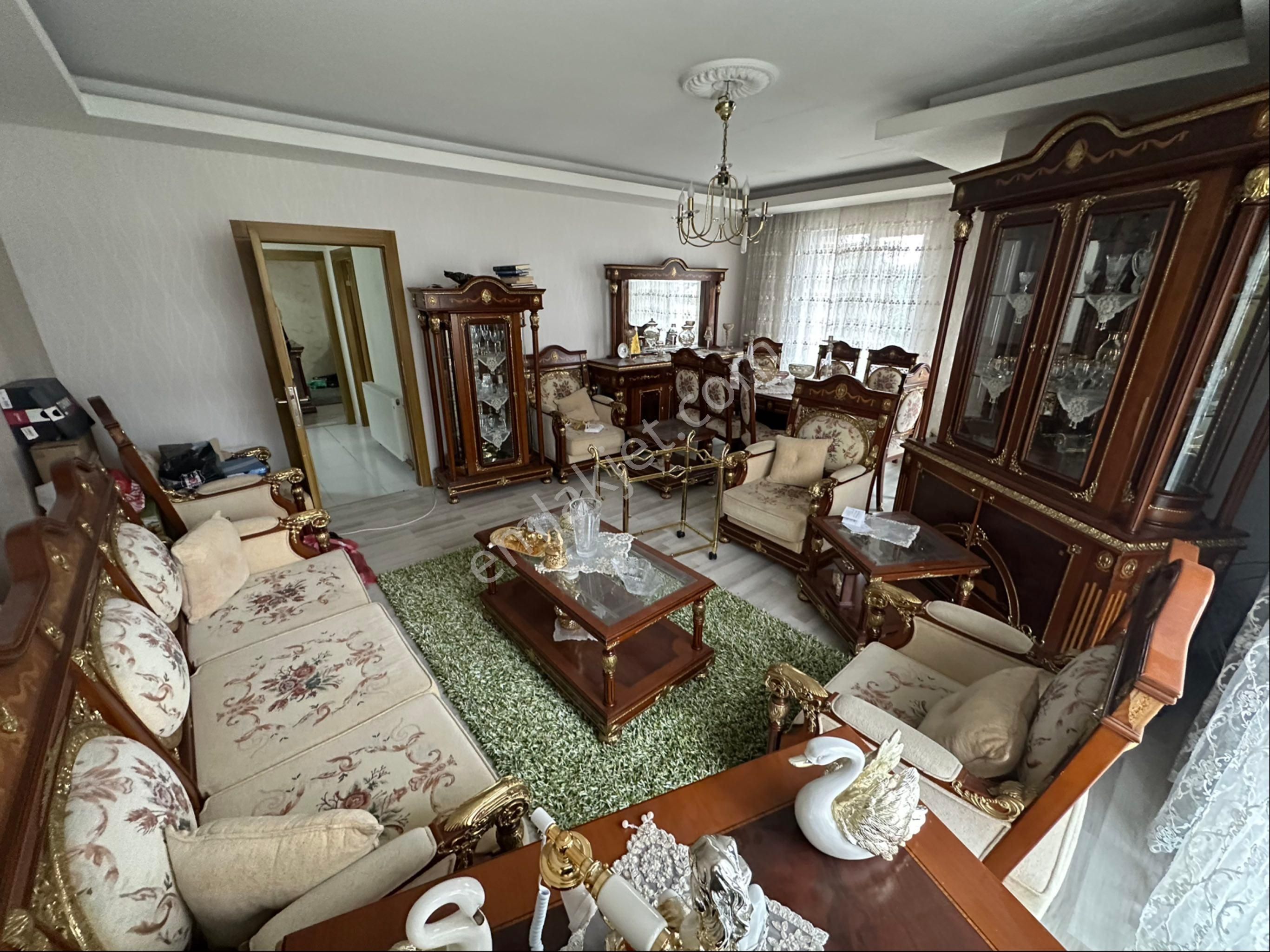 Yeşiltepe 431 Cadde Üstü Çift Girşli Asansörlü Çift Mutfaklı 5+1 - Görsel 9