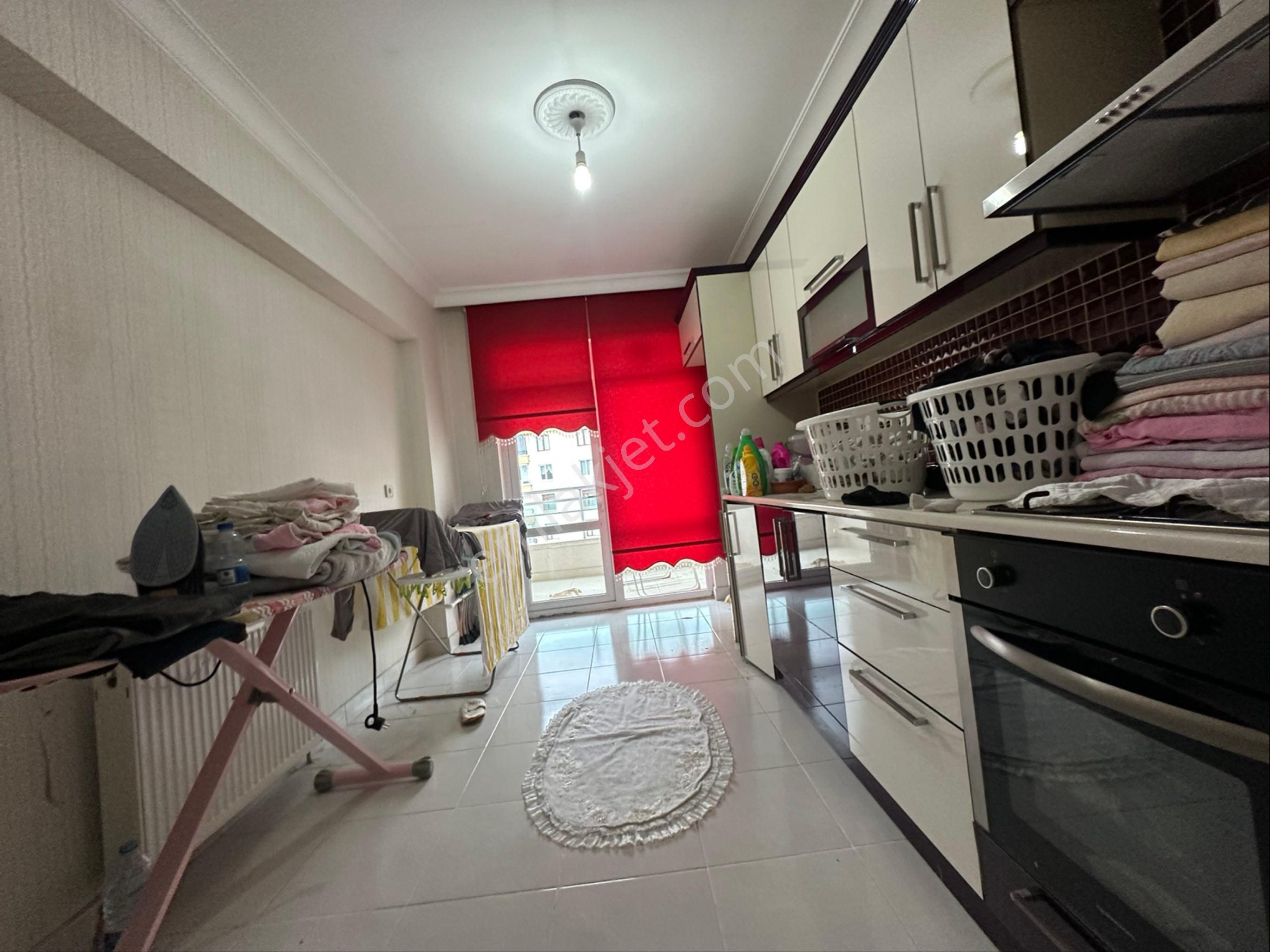 Yeşiltepe 431 Cadde Üstü Çift Girşli Asansörlü Çift Mutfaklı 5+1 - Görsel 26