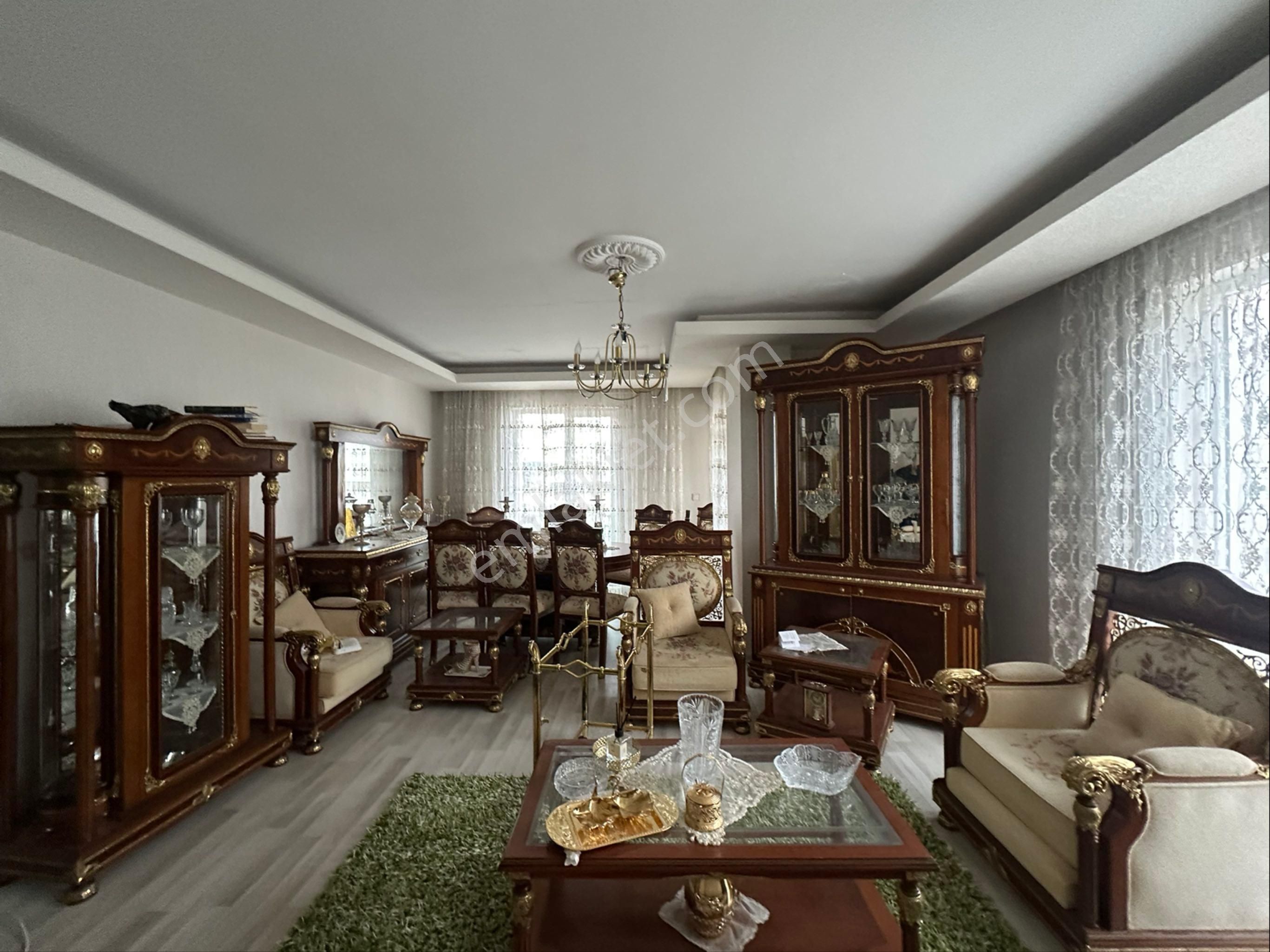 Yeşiltepe 431 Cadde Üstü Çift Girşli Asansörlü Çift Mutfaklı 5+1 - Görsel 7