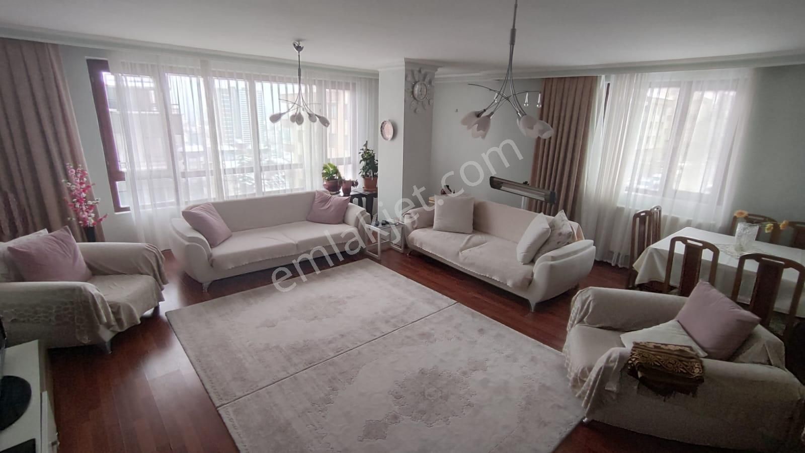 Atanora Vadiden Asansörlü 3 Cepheli Geniş Metraj Cadde Yakını 4+1 - Görsel 11