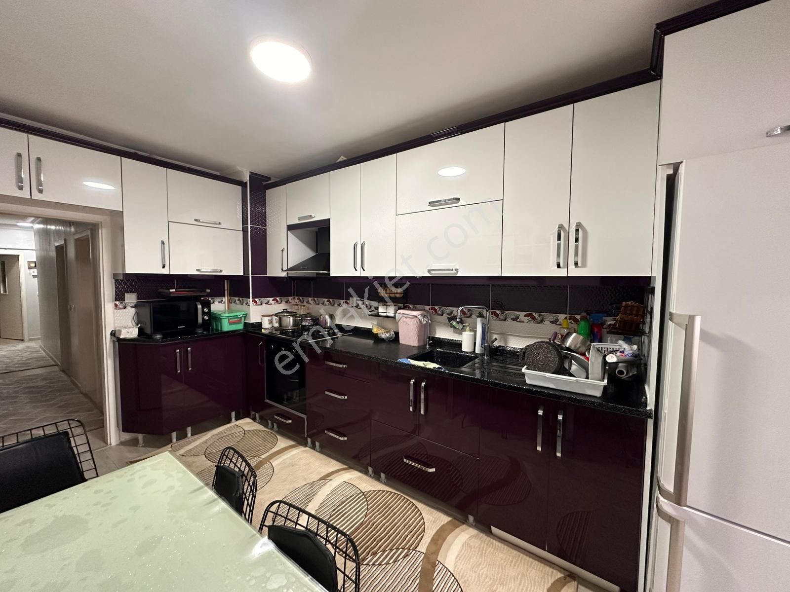 Hayal^den Pınarbaşı Mh^de E. Banyolu Full Yapılı Kat Konumda Geniş 3+1 Bağımsz Daire