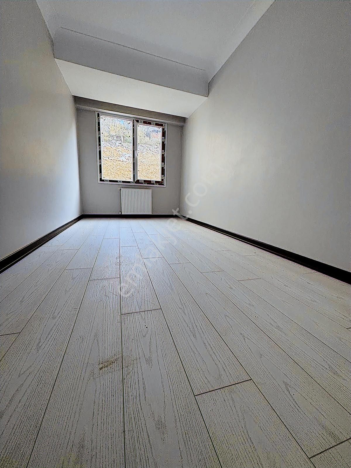 Göl Manzaralı 3+1 Emsalsiz Kör Oda Yok 120 Metrekare - Görsel 4