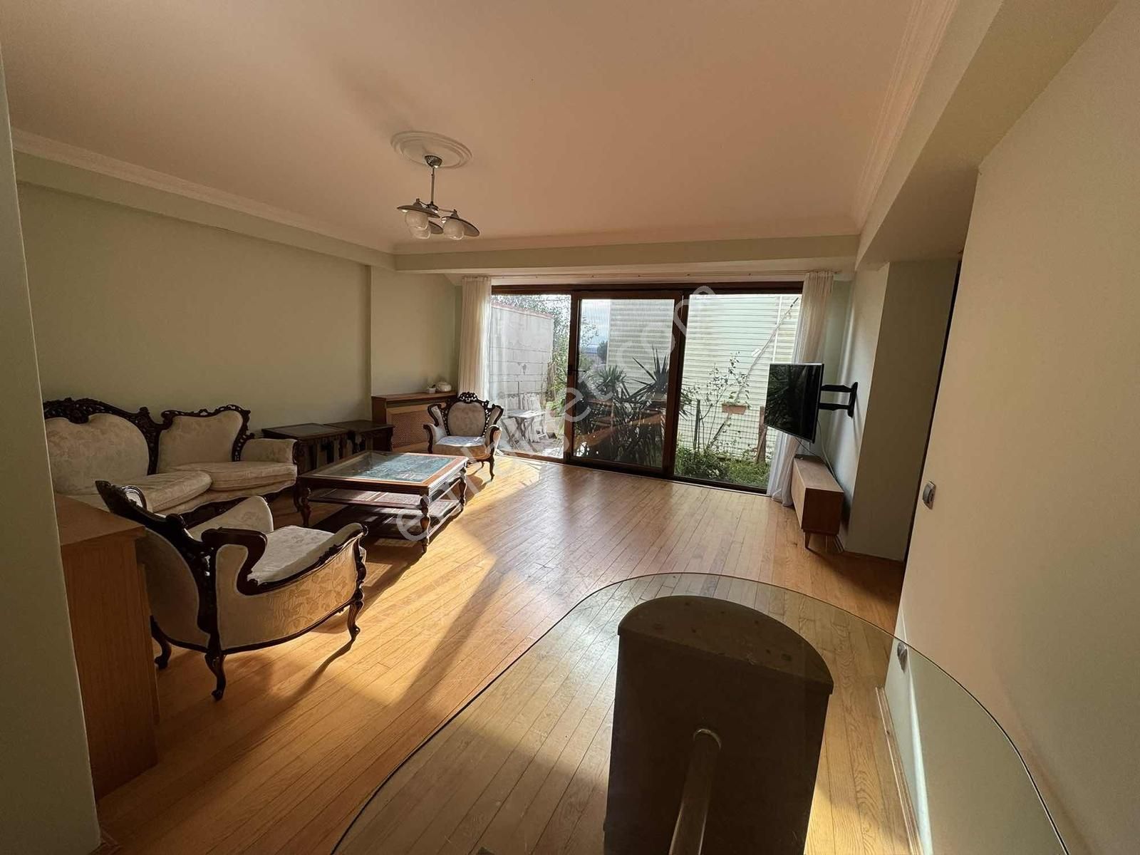 Sarıyer Kireçburnu'nda Bahçe Katı Eşyalı Kiralık 2+1 Daire - Görsel 5