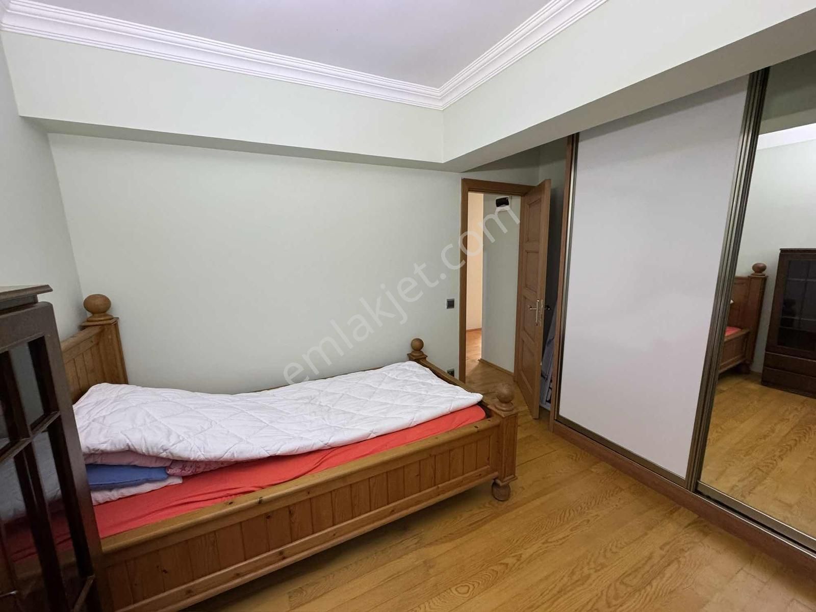 Sarıyer Kireçburnu'nda Bahçe Katı Eşyalı Kiralık 2+1 Daire - Görsel 25