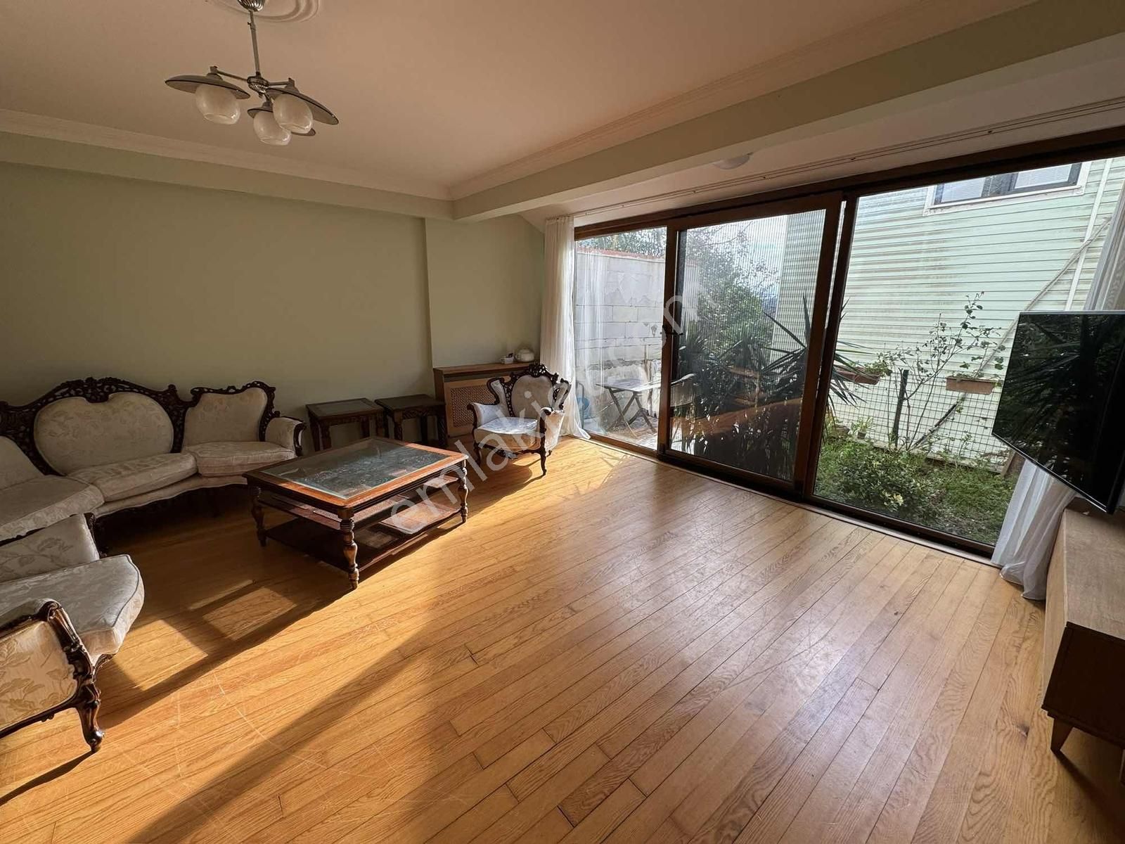 Sarıyer Kireçburnu'nda Bahçe Katı Eşyalı Kiralık 2+1 Daire - Görsel 10