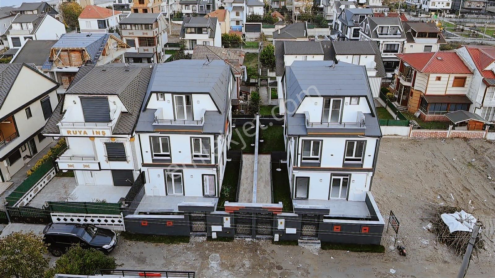 Alandere Mah Kapanmaz Deniz Manzaralı Tripleks İkiz Villa